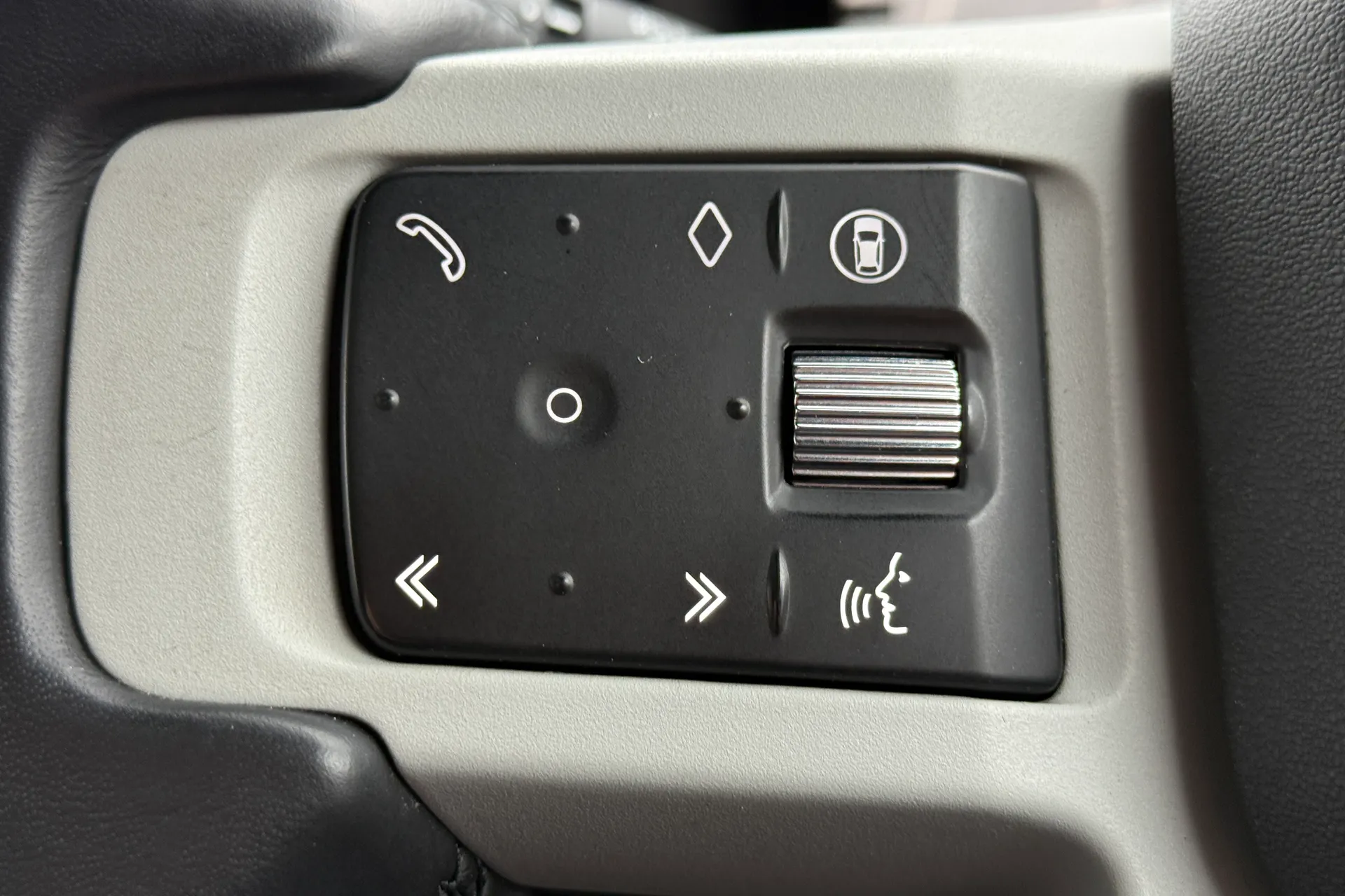 LAND ROVER DEFENDER thumbnail image number 25