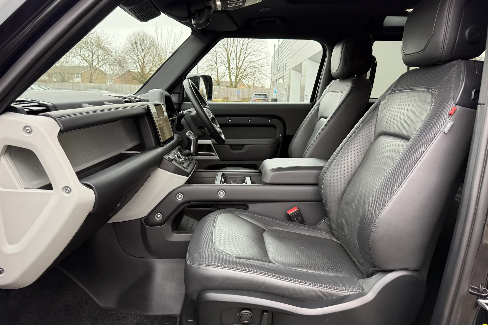 LAND ROVER DEFENDER thumbnail image number 10