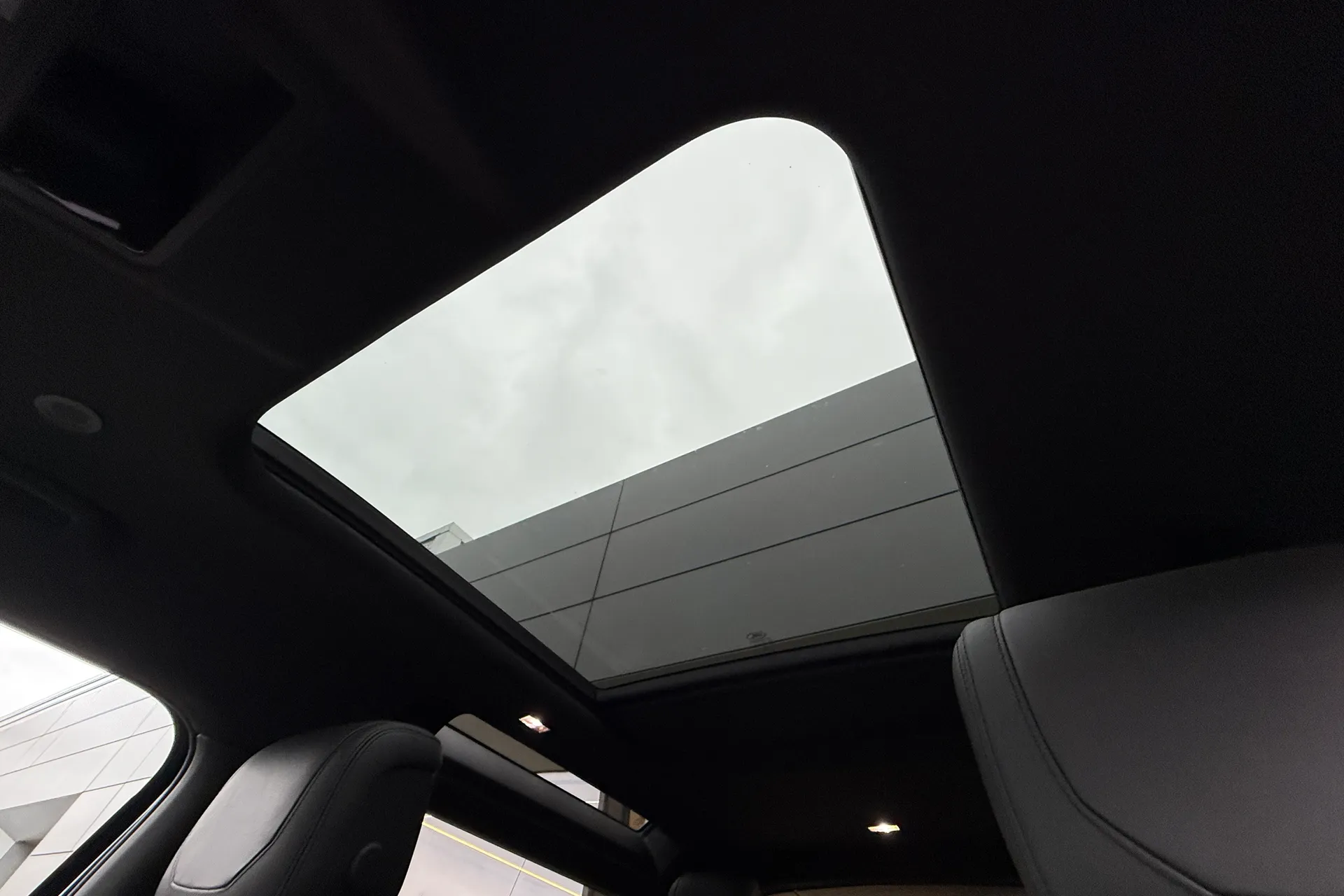 LAND ROVER DEFENDER thumbnail image number 5