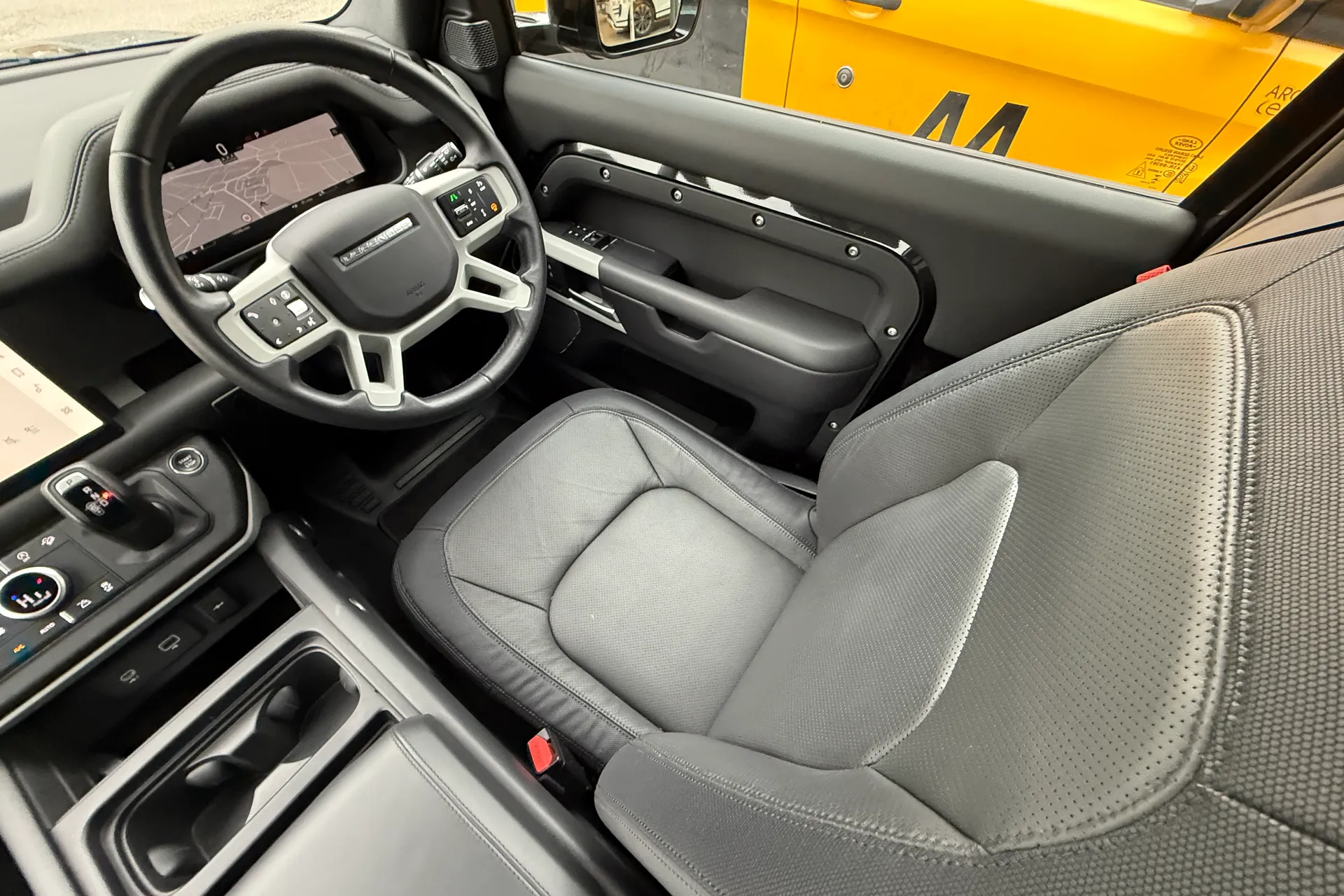 LAND ROVER DEFENDER thumbnail image number 14