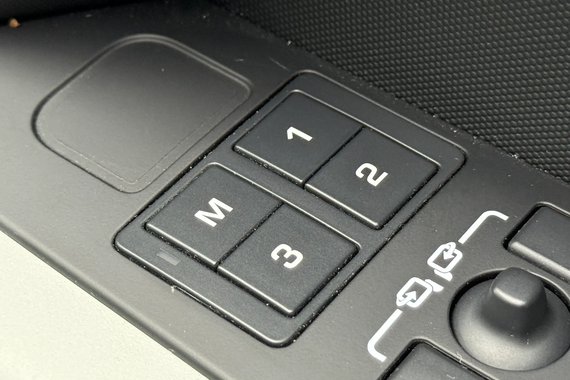 LAND ROVER DEFENDER thumbnail image number 47