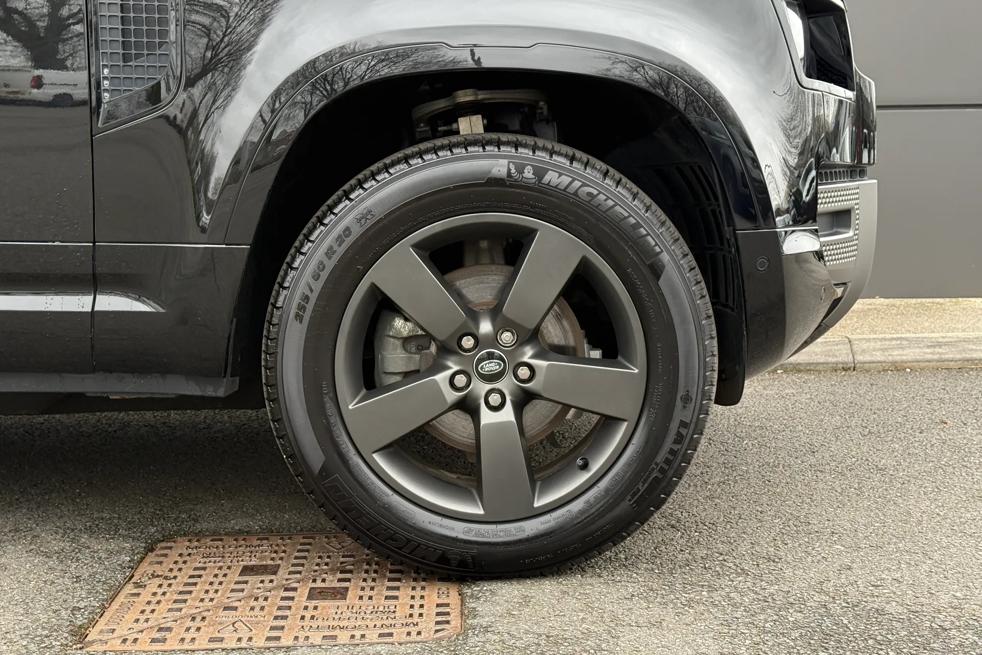 LAND ROVER DEFENDER thumbnail image number 23