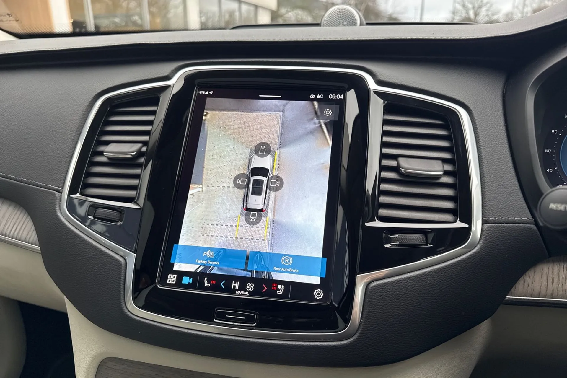 Volvo XC90 thumbnail image number 4