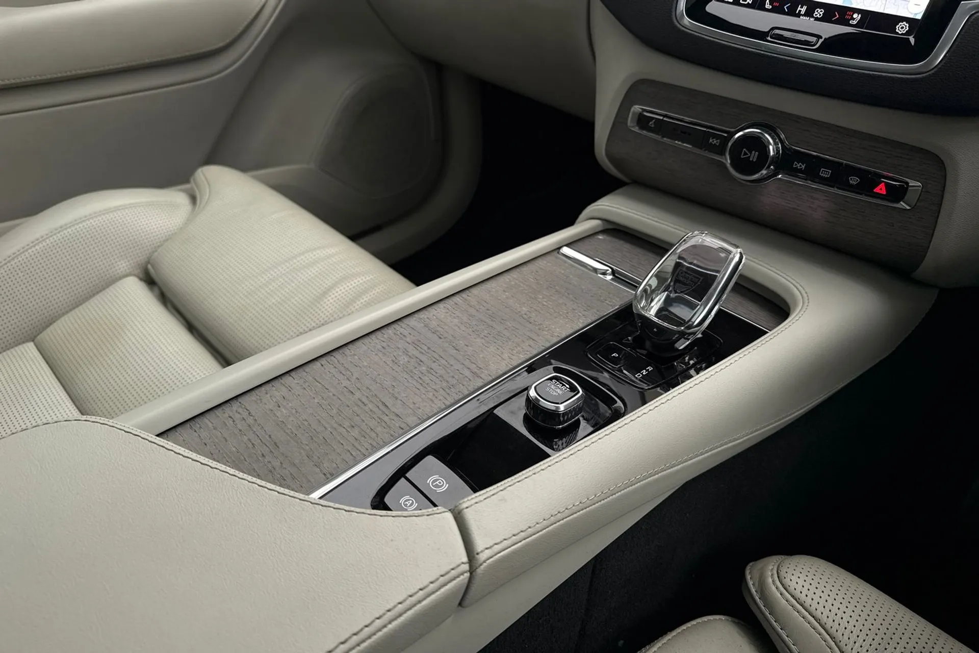 Volvo XC90 thumbnail image number 44