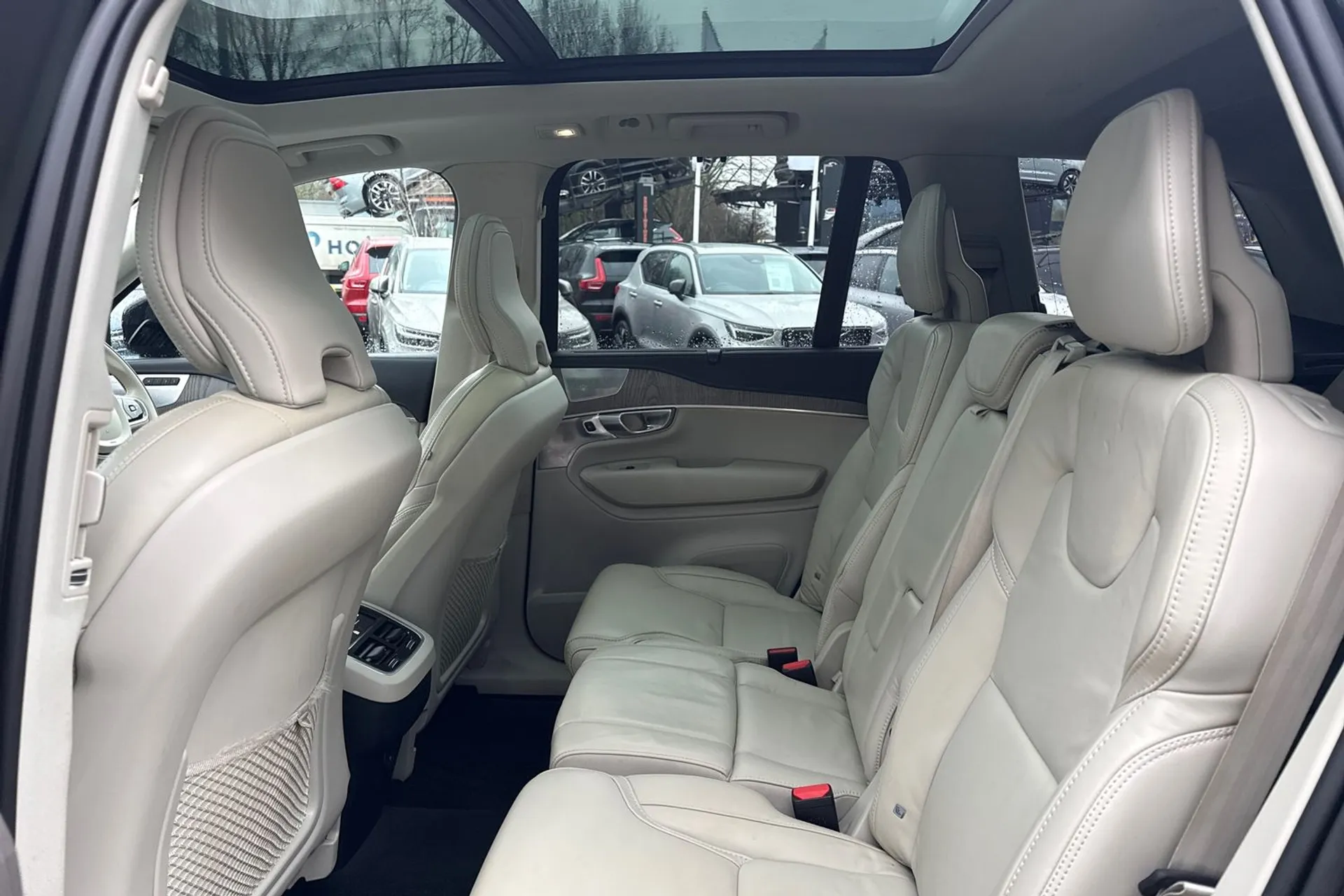 Volvo XC90 thumbnail image number 31