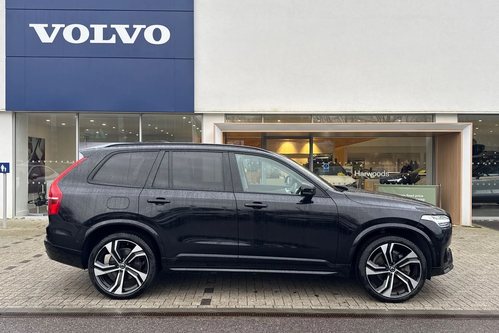 Volvo XC90 thumbnail image number 2