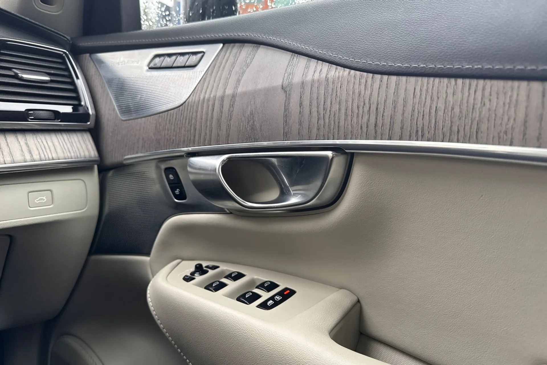 Volvo XC90 thumbnail image number 42