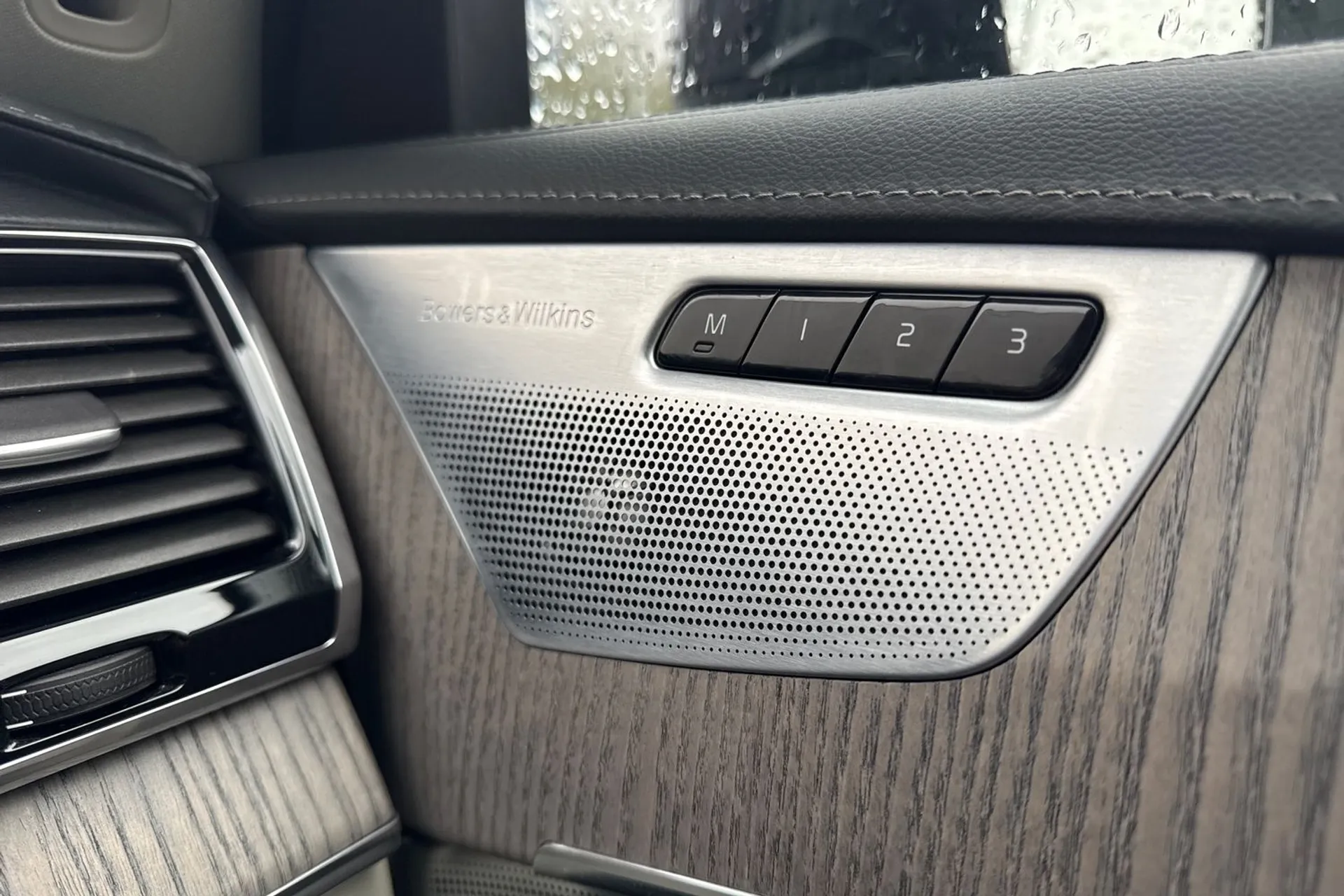 Volvo XC90 thumbnail image number 43