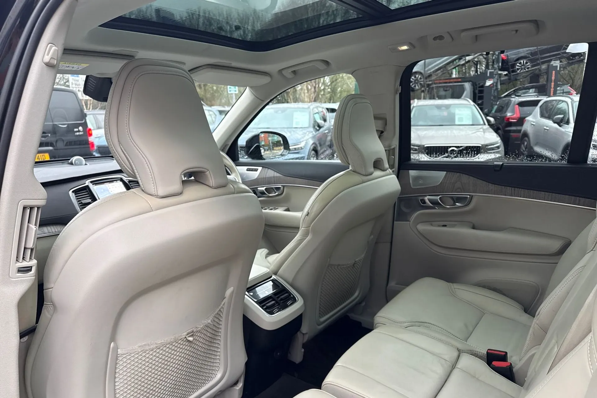 Volvo XC90 thumbnail image number 32