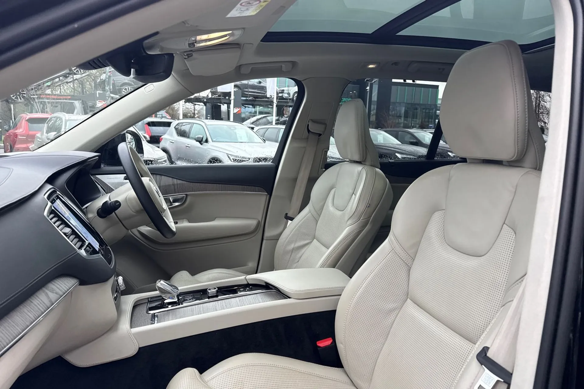 Volvo XC90 thumbnail image number 29