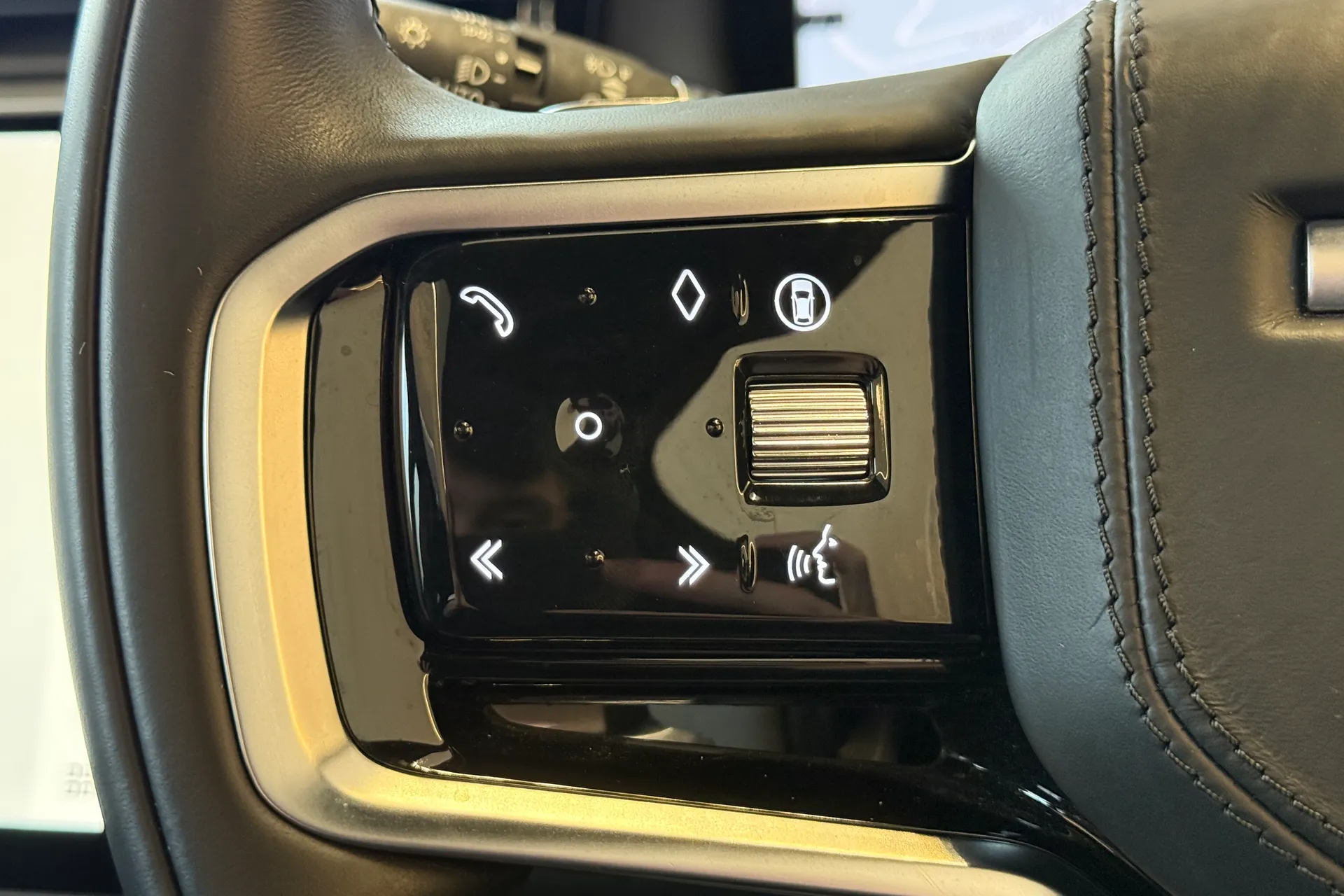 LAND ROVER DISCOVERY SPORT thumbnail image number 28