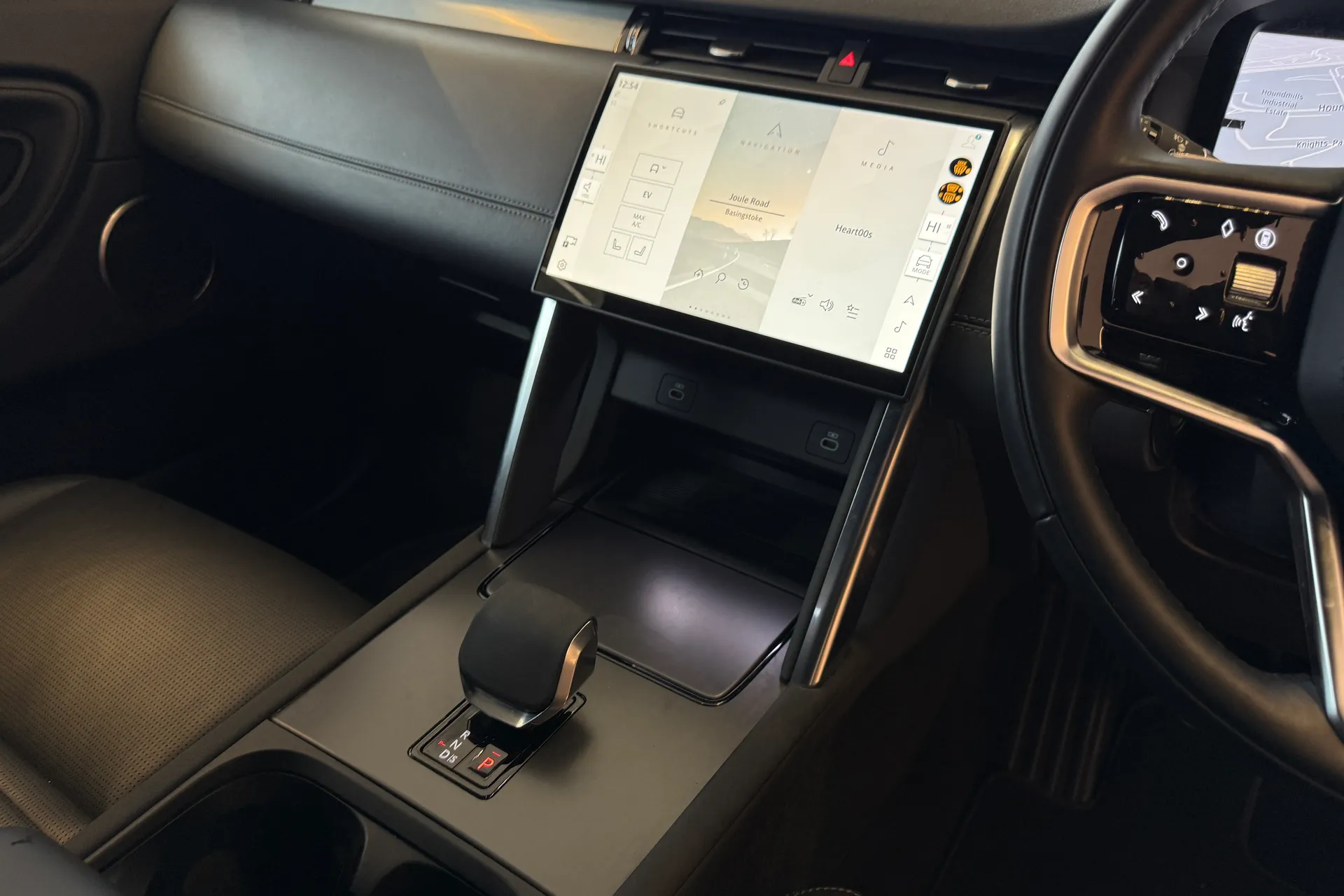 LAND ROVER DISCOVERY SPORT thumbnail image number 19