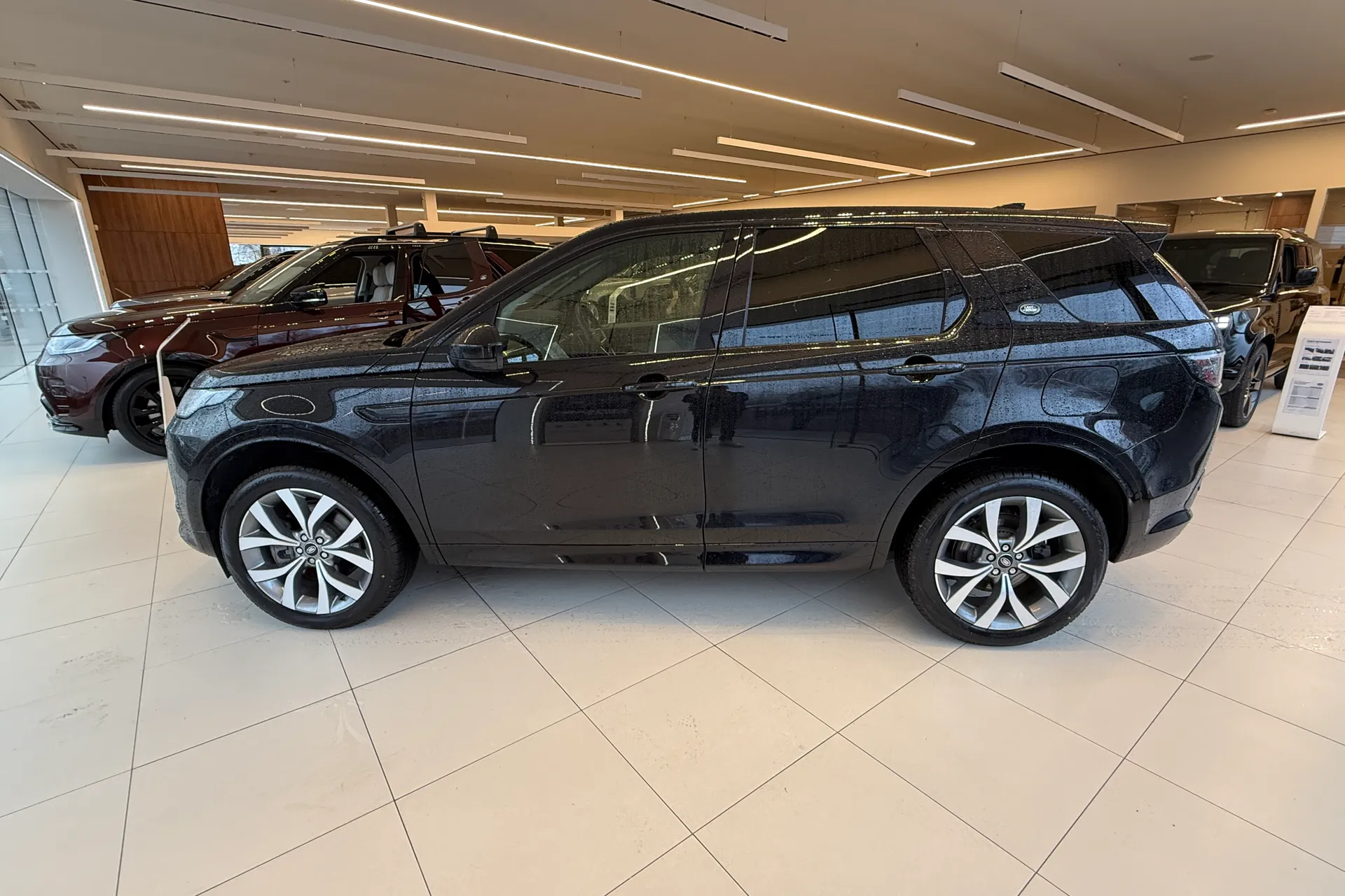 LAND ROVER DISCOVERY SPORT thumbnail image number 2