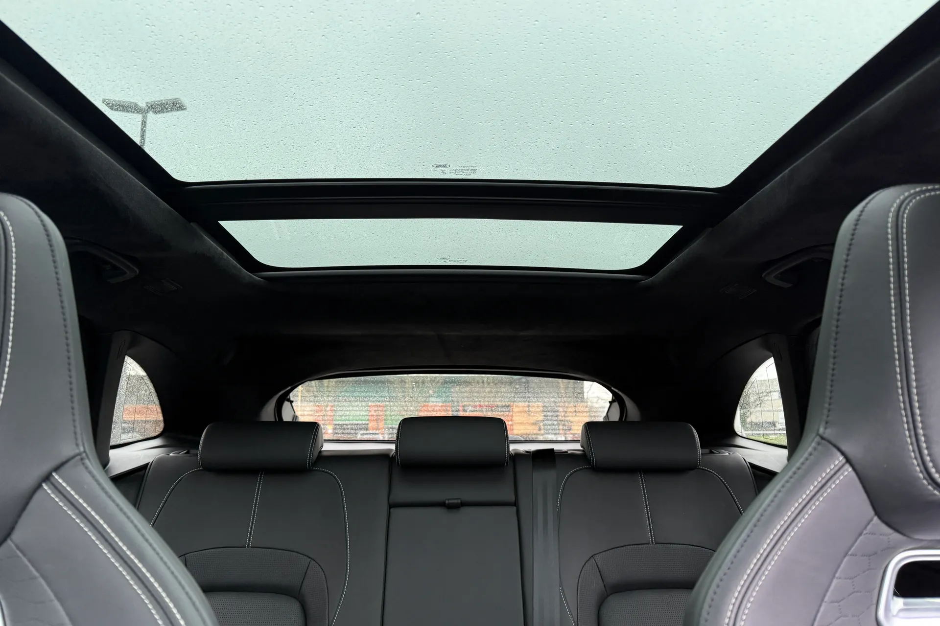 Jaguar F-PACE thumbnail image number 23