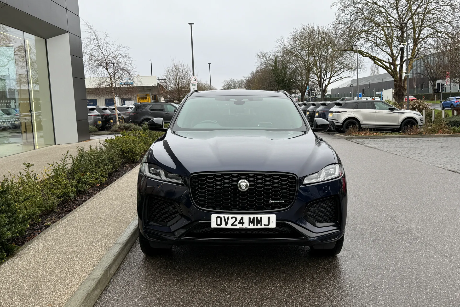 Jaguar F-PACE thumbnail image number 15