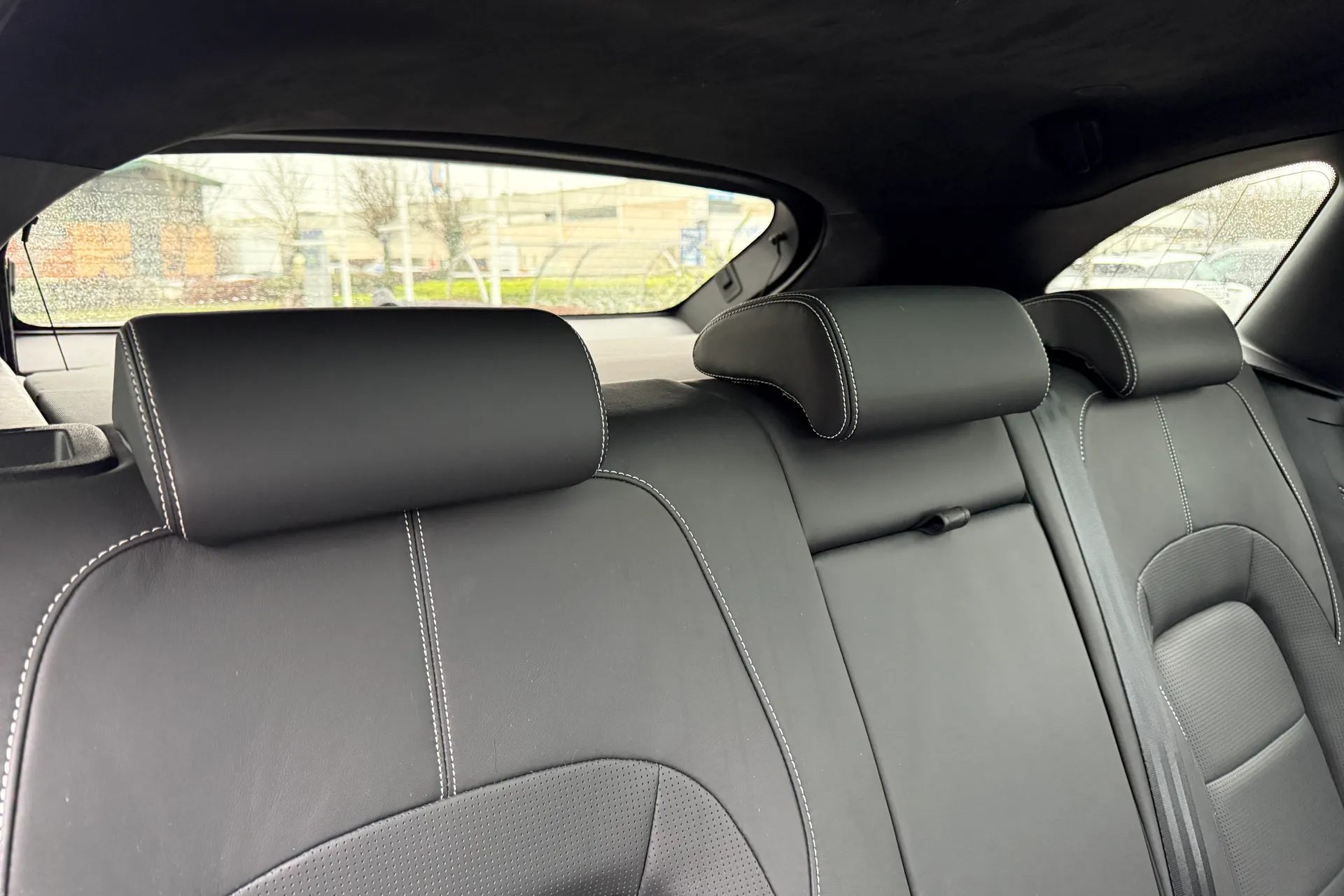 Jaguar F-PACE thumbnail image number 32