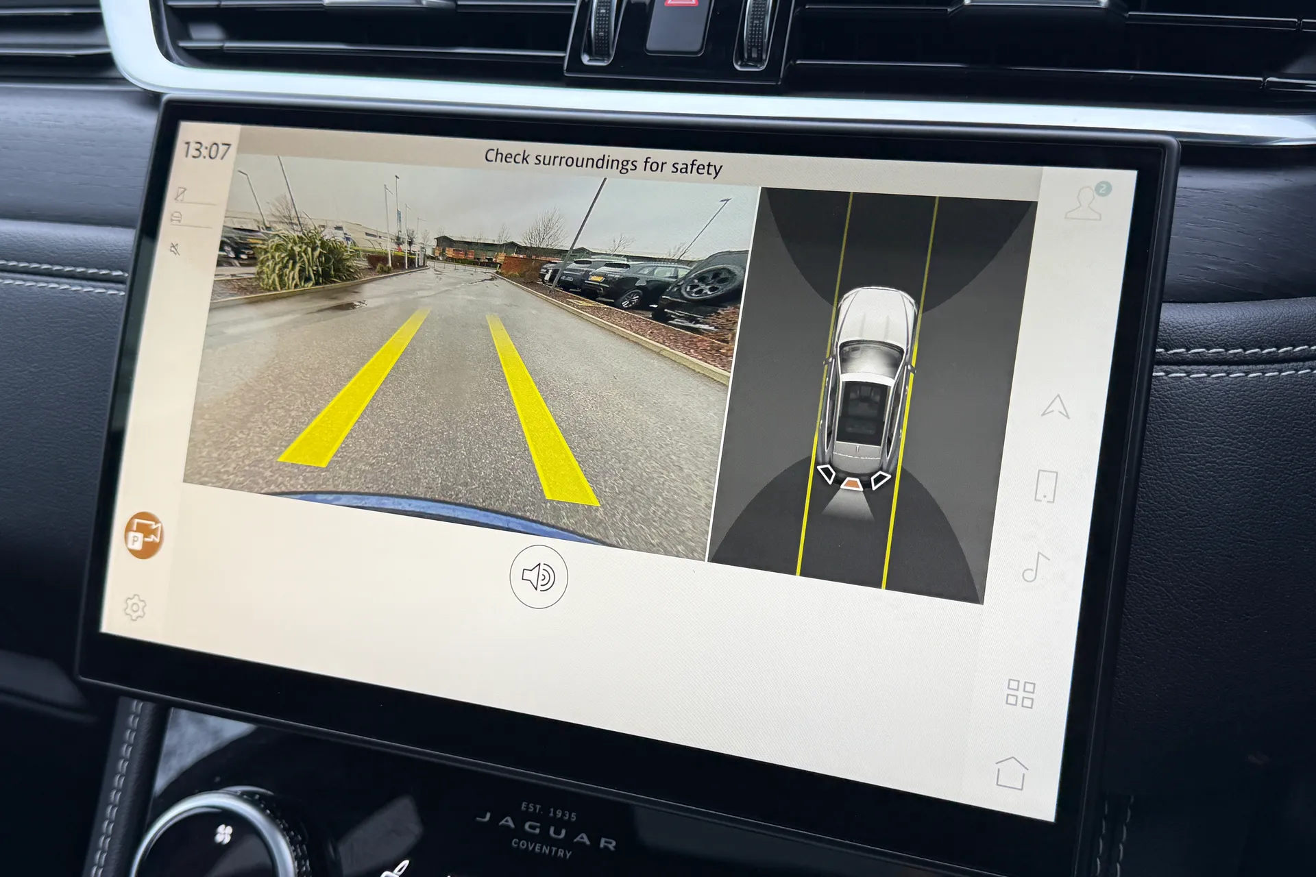 Jaguar F-PACE thumbnail image number 7