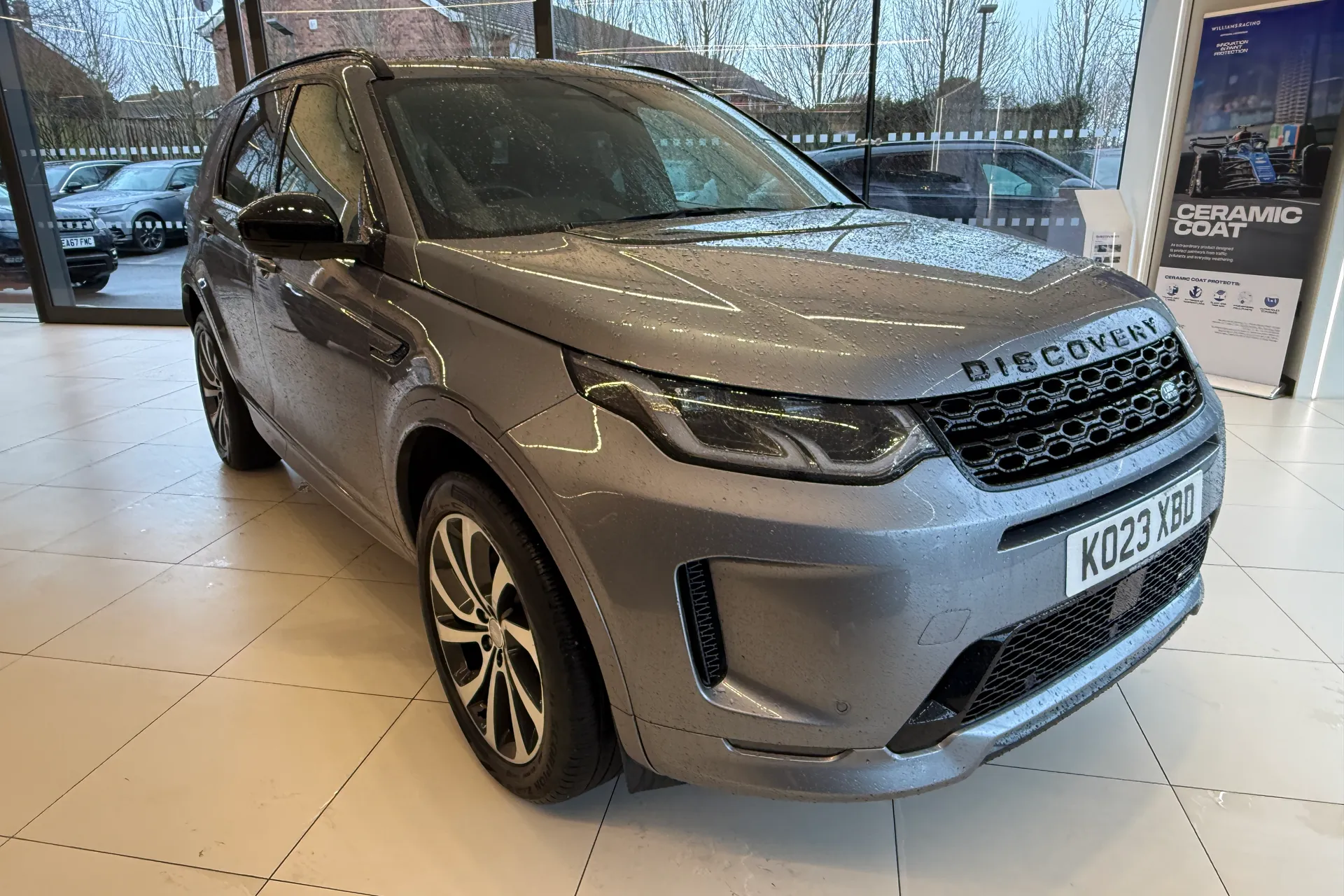LAND ROVER DISCOVERY SPORT focused image