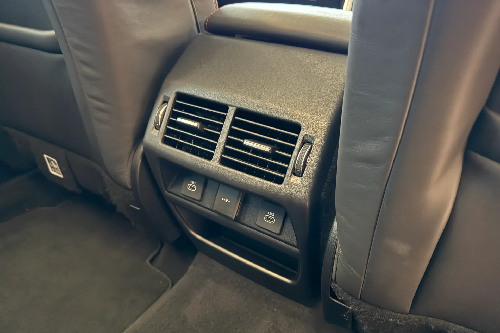 LAND ROVER DISCOVERY SPORT thumbnail image number 33