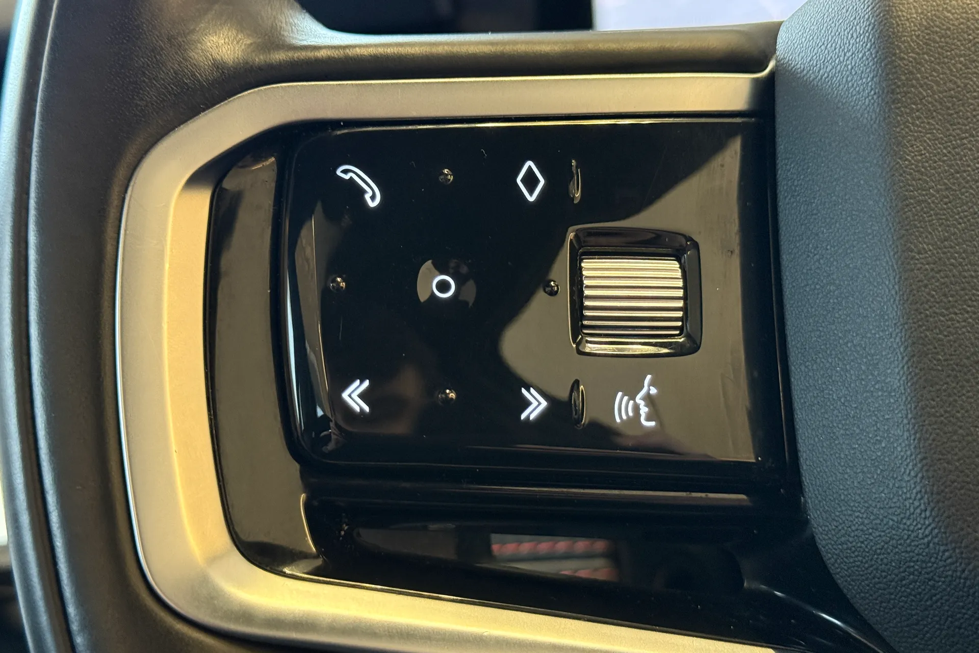 LAND ROVER DISCOVERY SPORT thumbnail image number 25