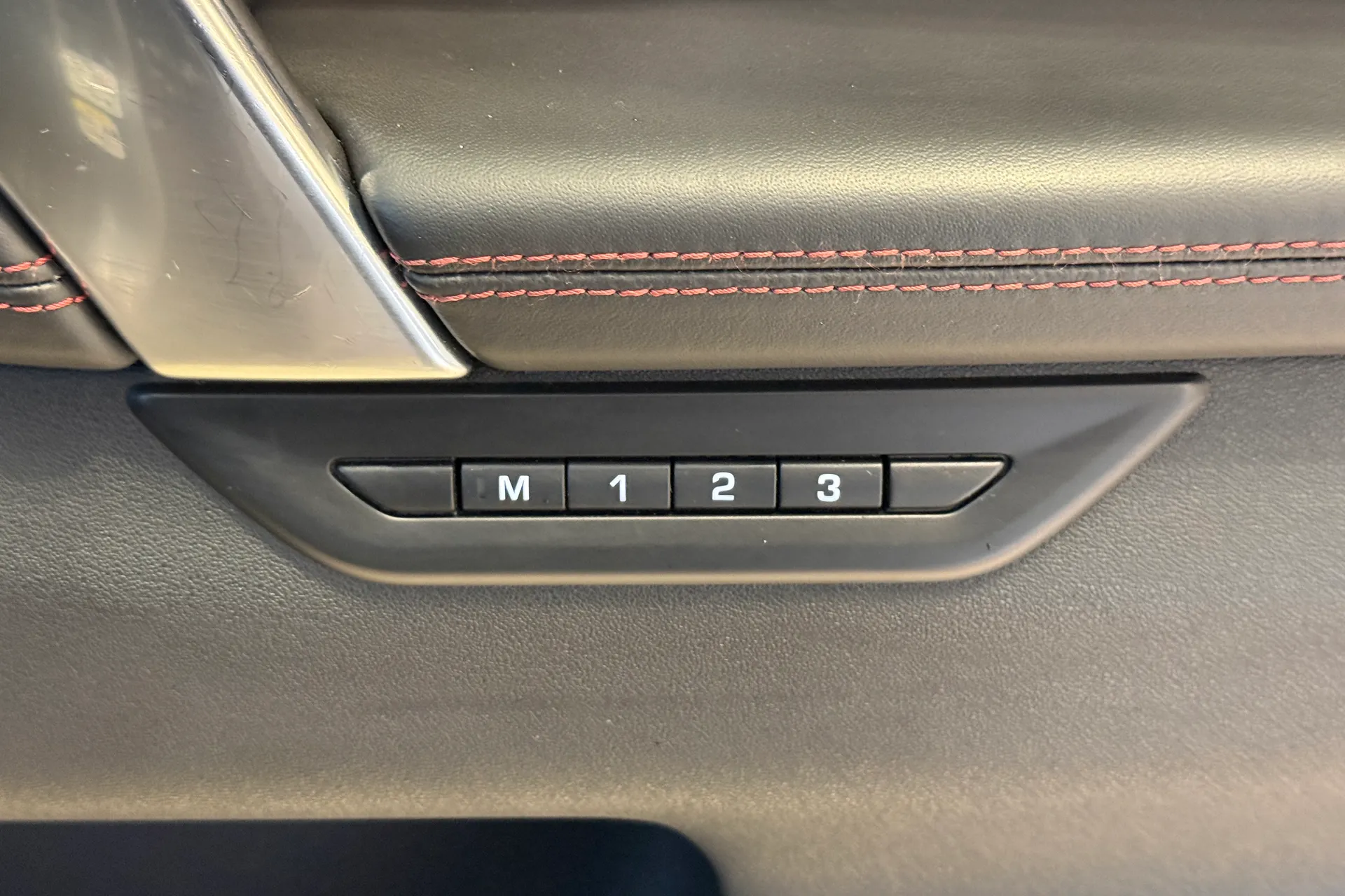 LAND ROVER DISCOVERY SPORT thumbnail image number 53