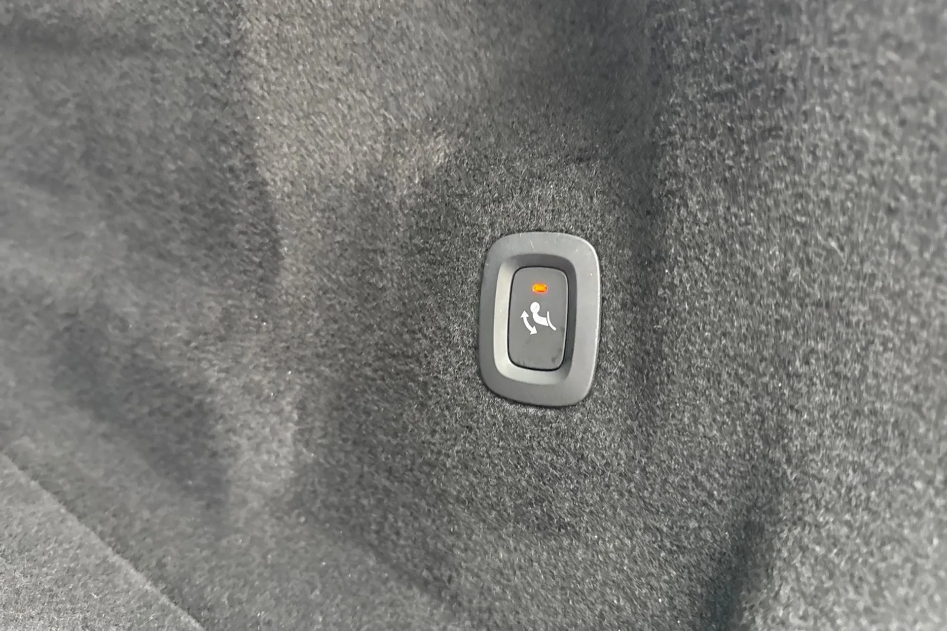 Volvo XC60 thumbnail image number 21