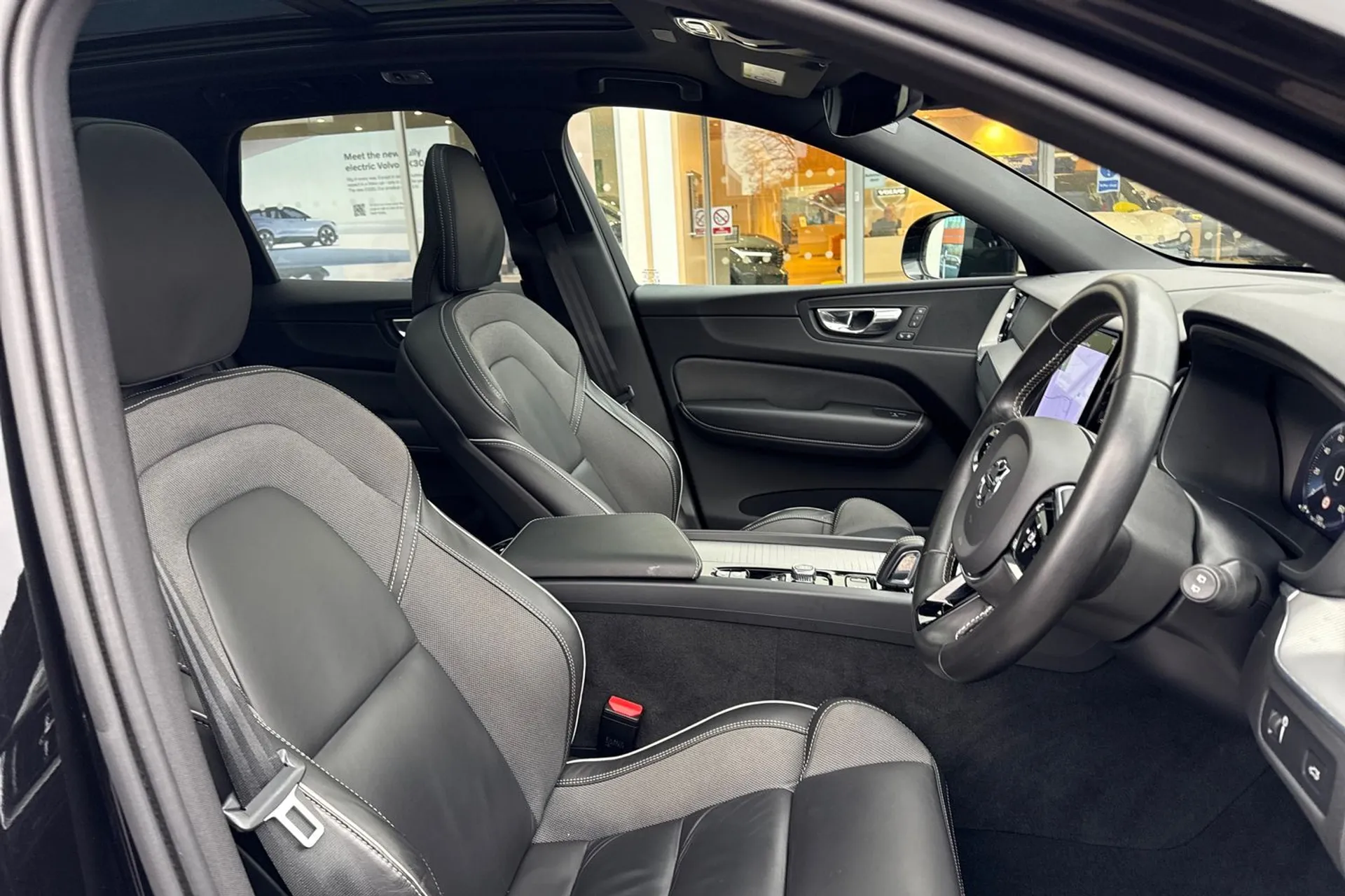 Volvo XC60 thumbnail image number 28