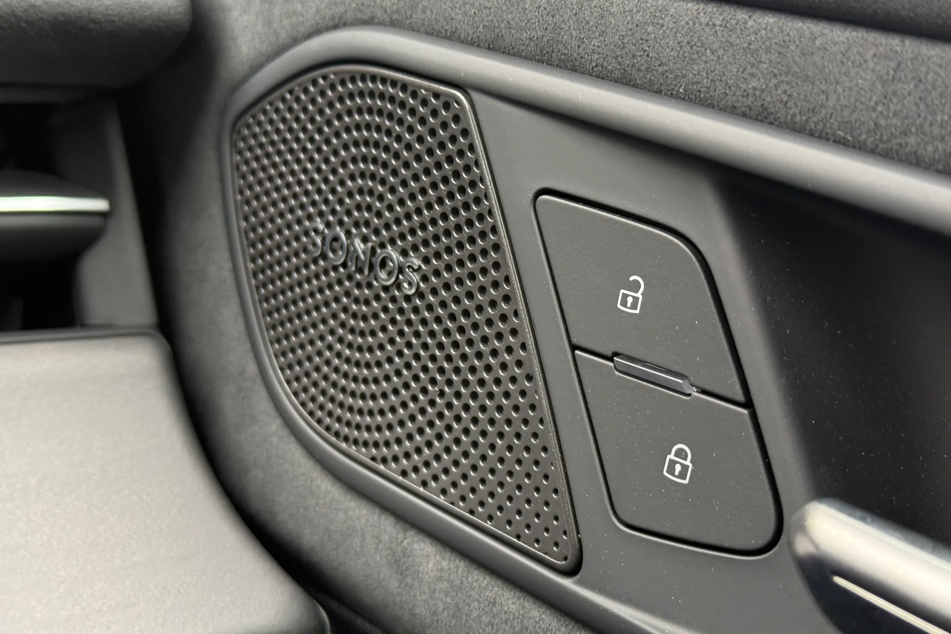 Audi Q3 thumbnail image number 23