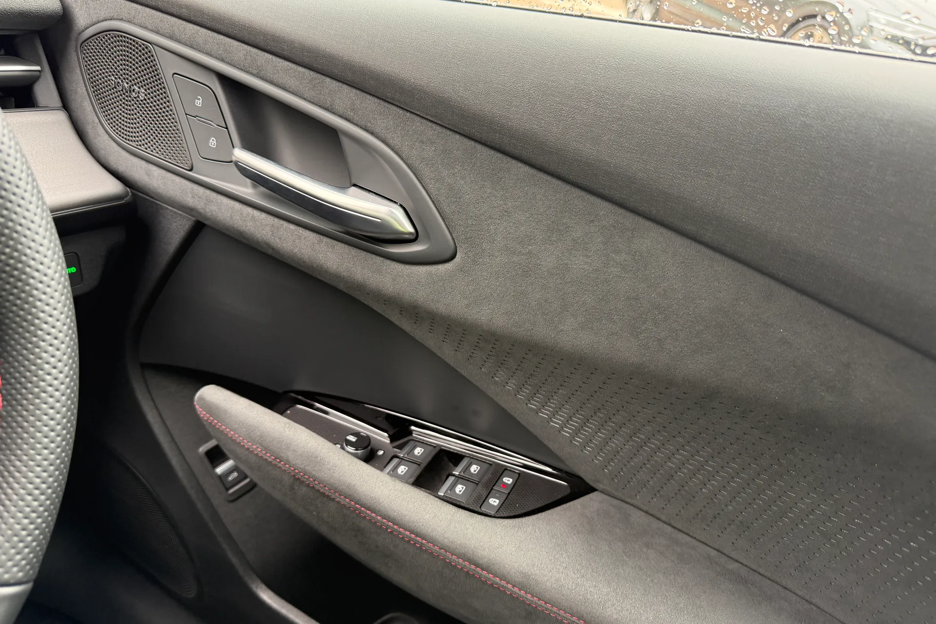 Audi Q3 thumbnail image number 22