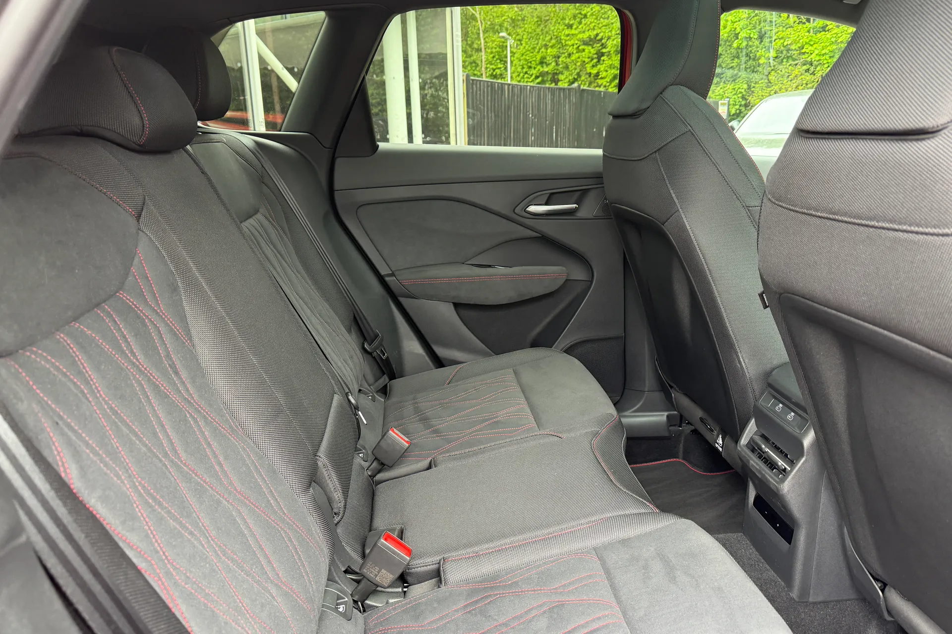 Audi Q3 thumbnail image number 37