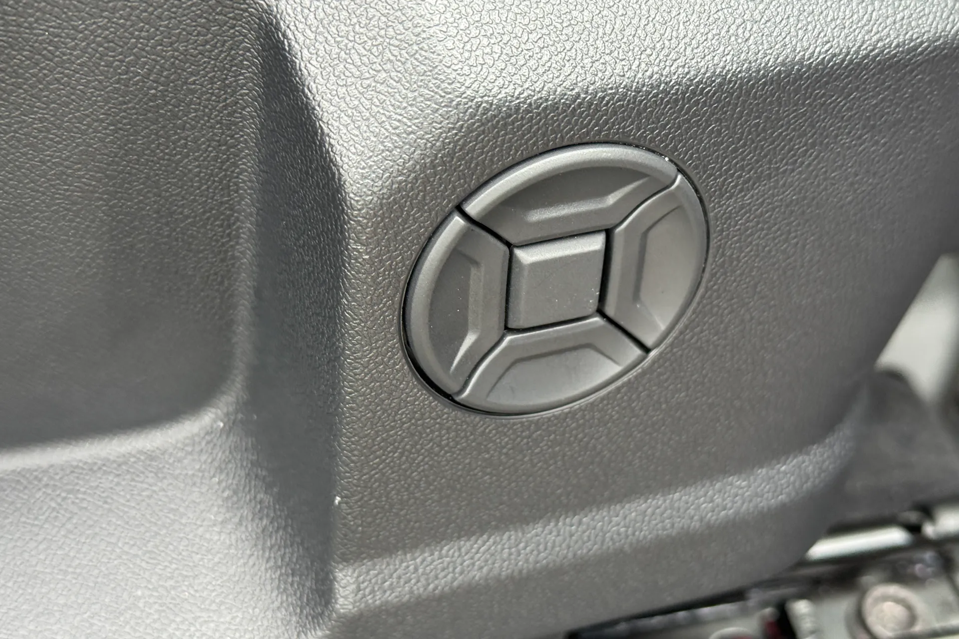 Audi Q3 thumbnail image number 32