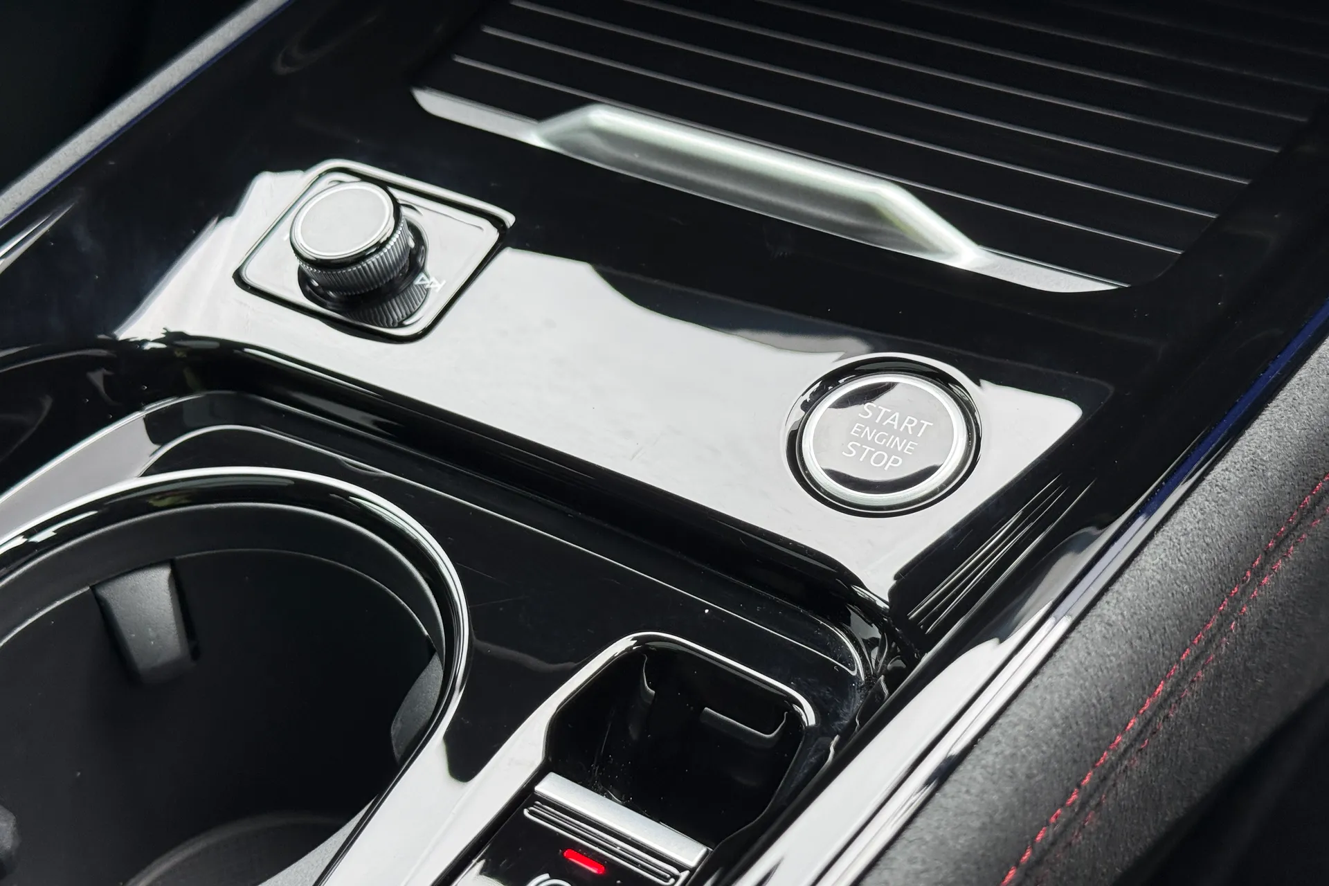 Audi Q3 thumbnail image number 24