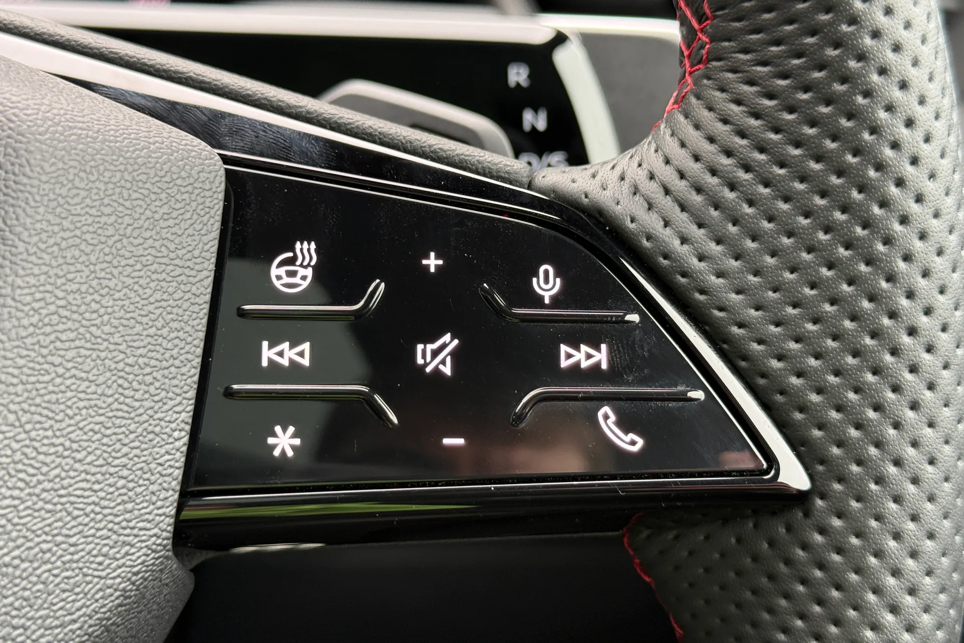 Audi Q3 thumbnail image number 20
