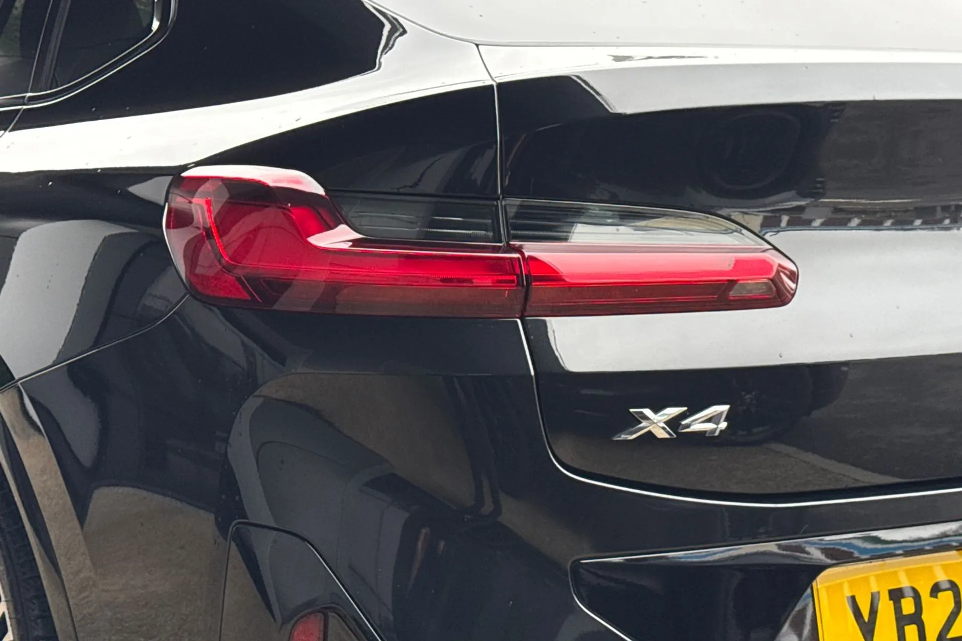 BMW X4 thumbnail image number 26