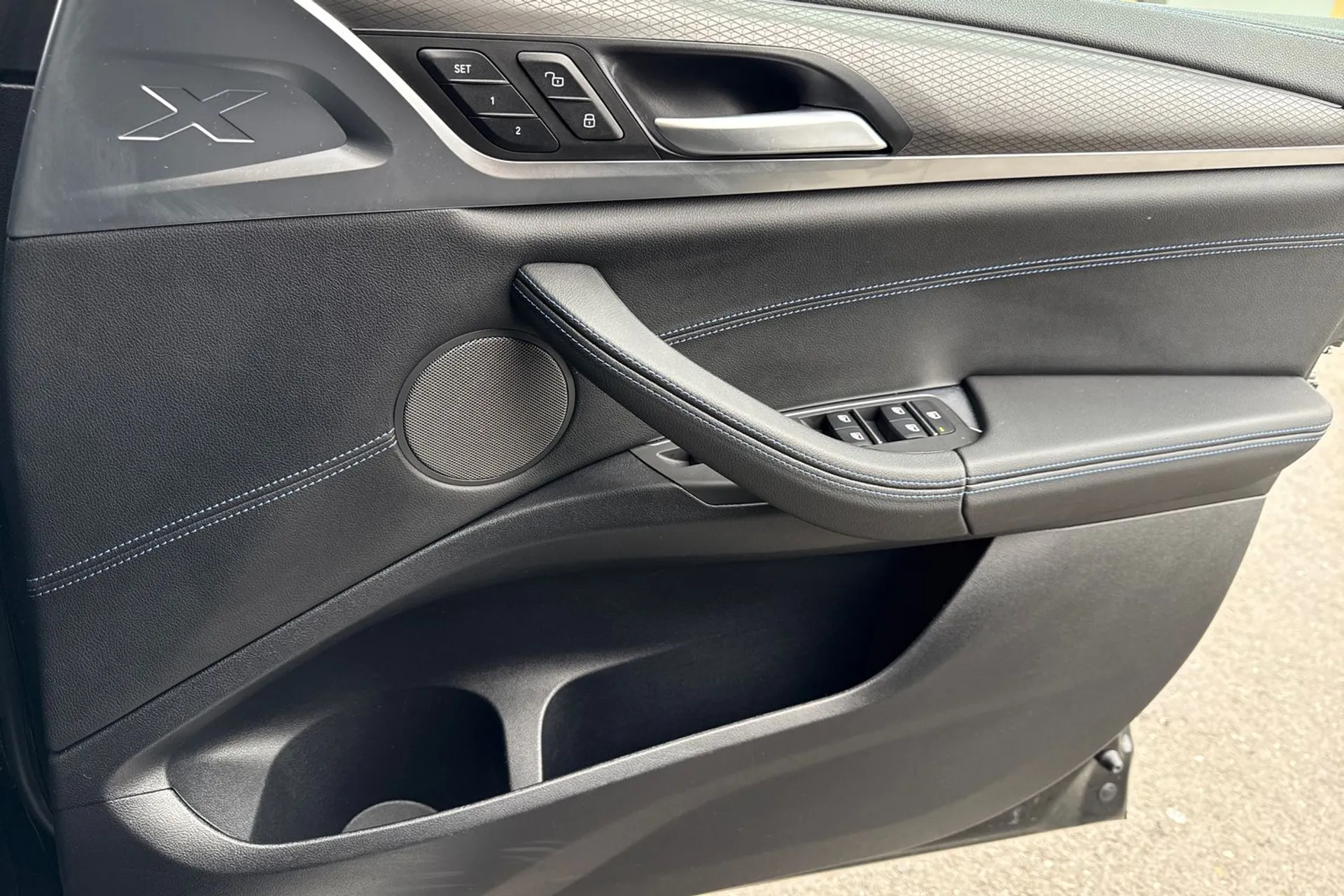 BMW X4 thumbnail image number 46