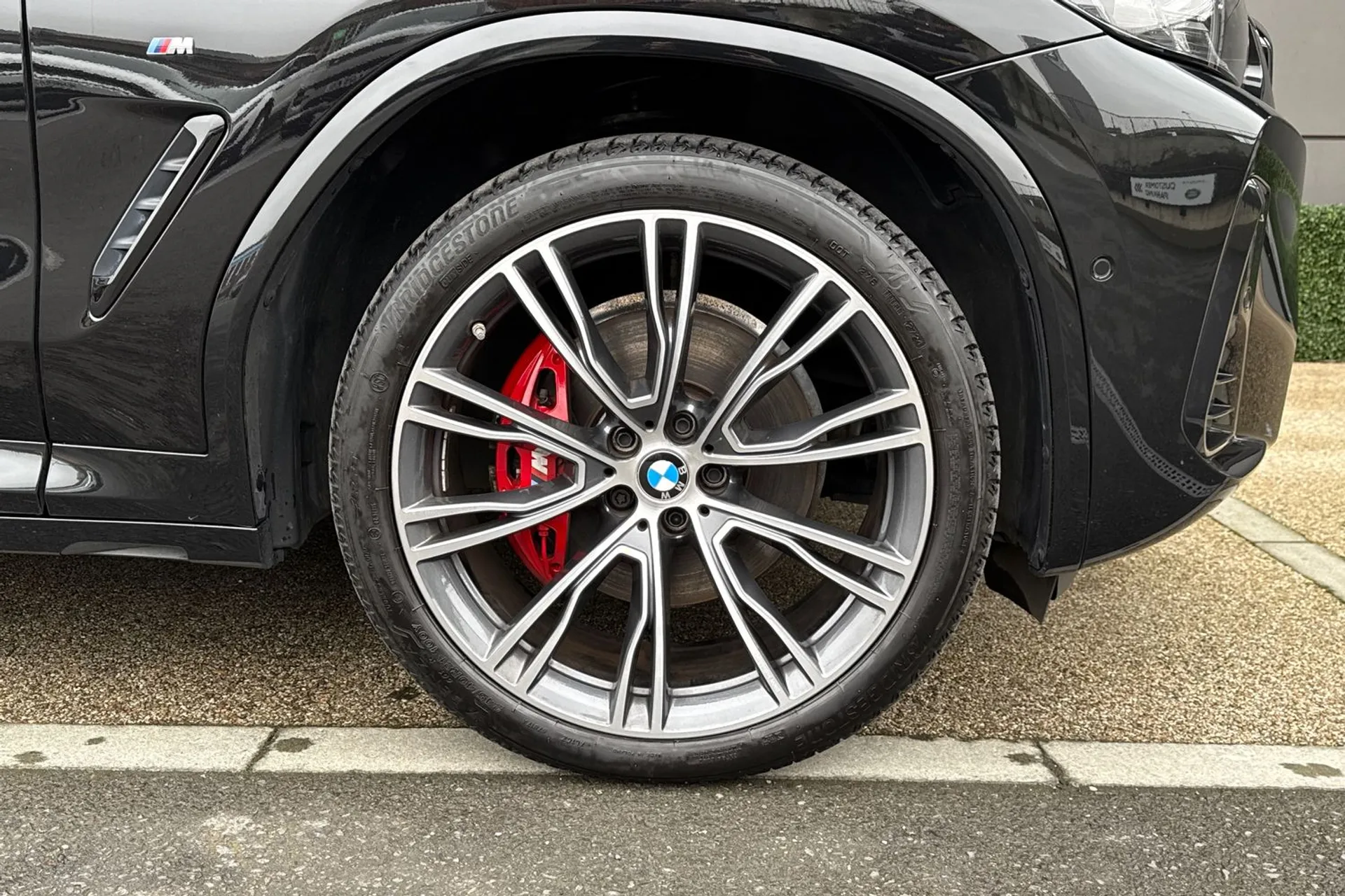 BMW X4 thumbnail image number 16