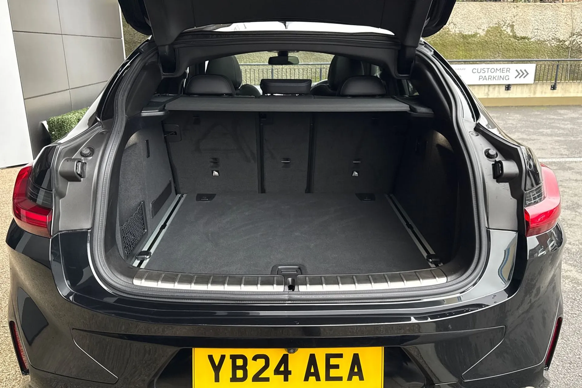 BMW X4 thumbnail image number 30