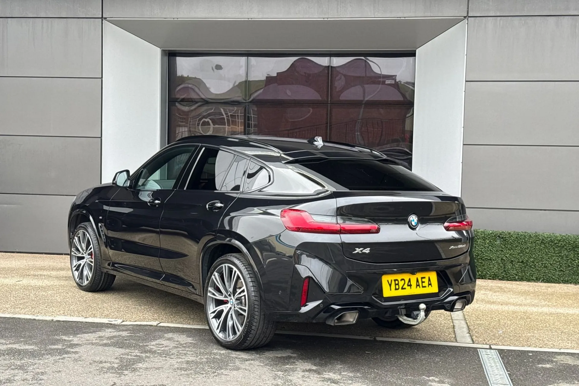 BMW X4 thumbnail image number 10