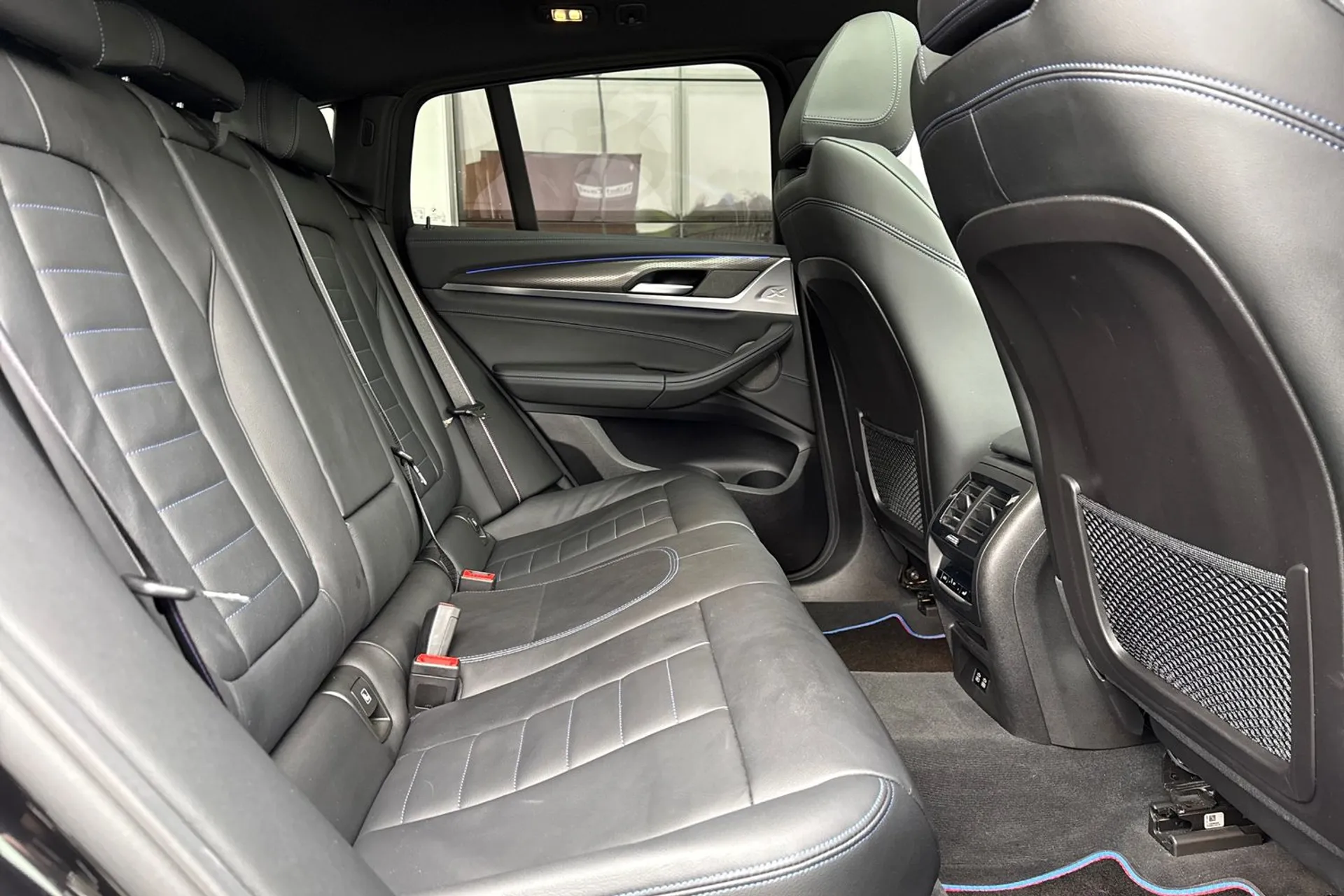 BMW X4 thumbnail image number 20