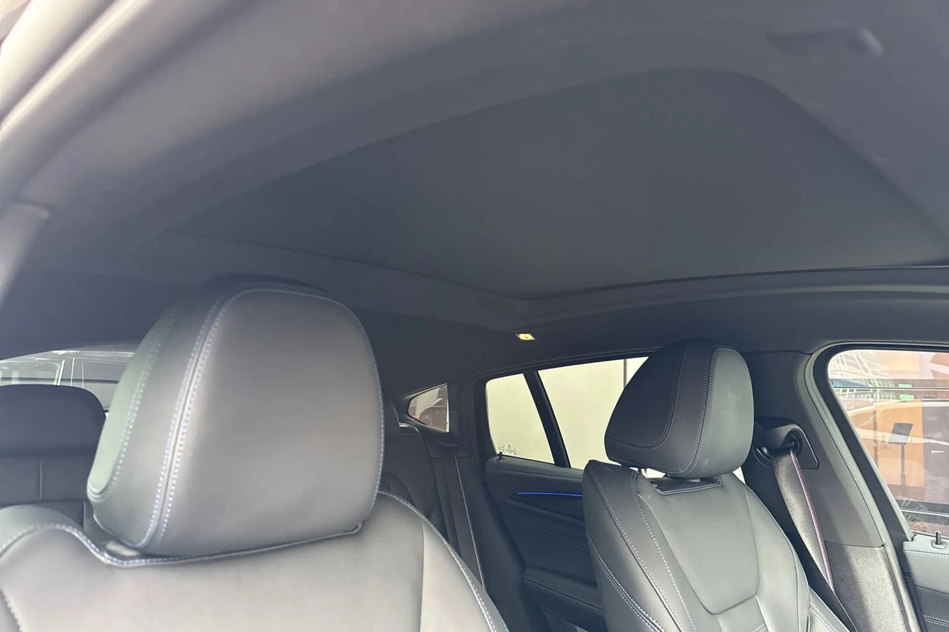 BMW X4 thumbnail image number 8