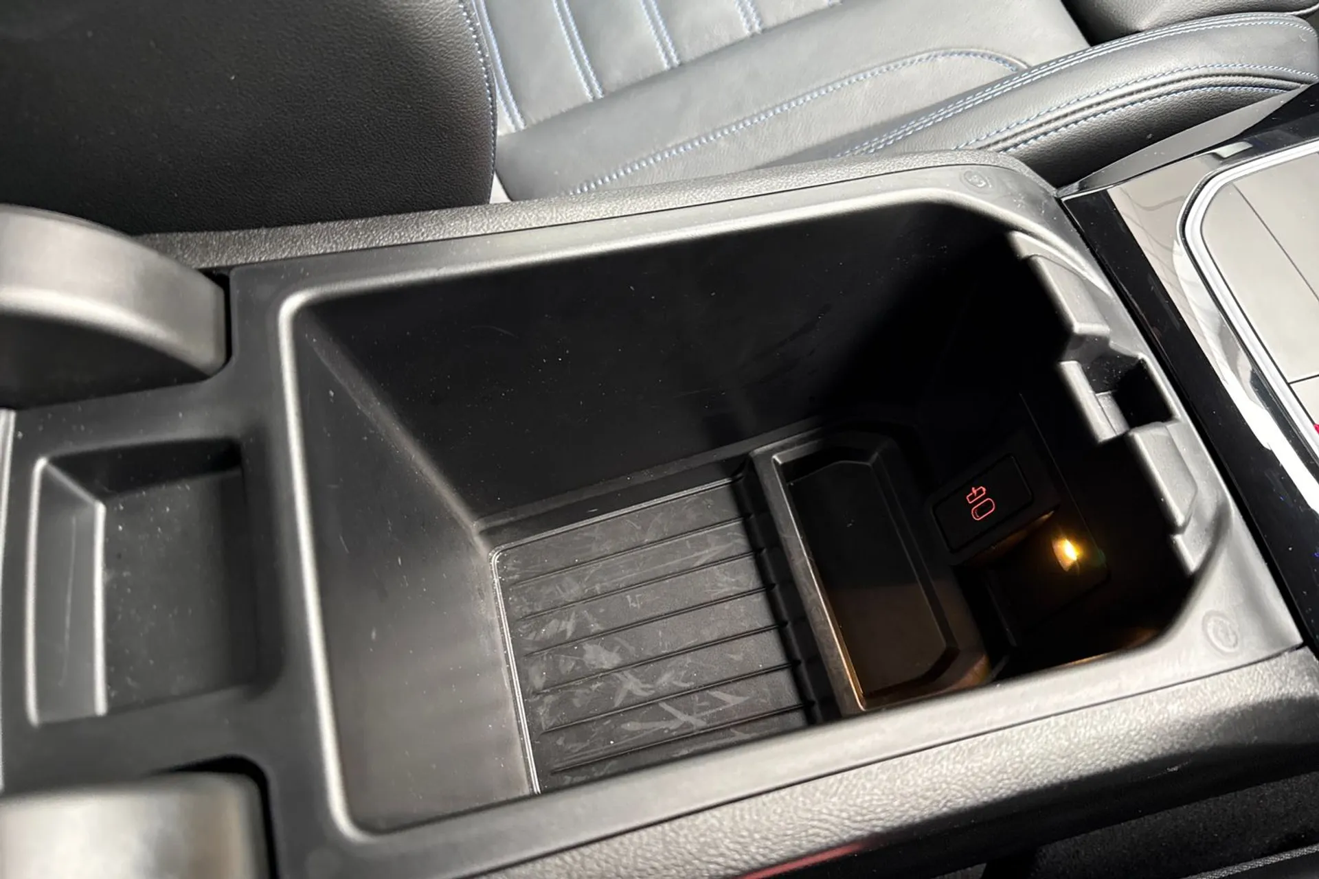 BMW X4 thumbnail image number 50