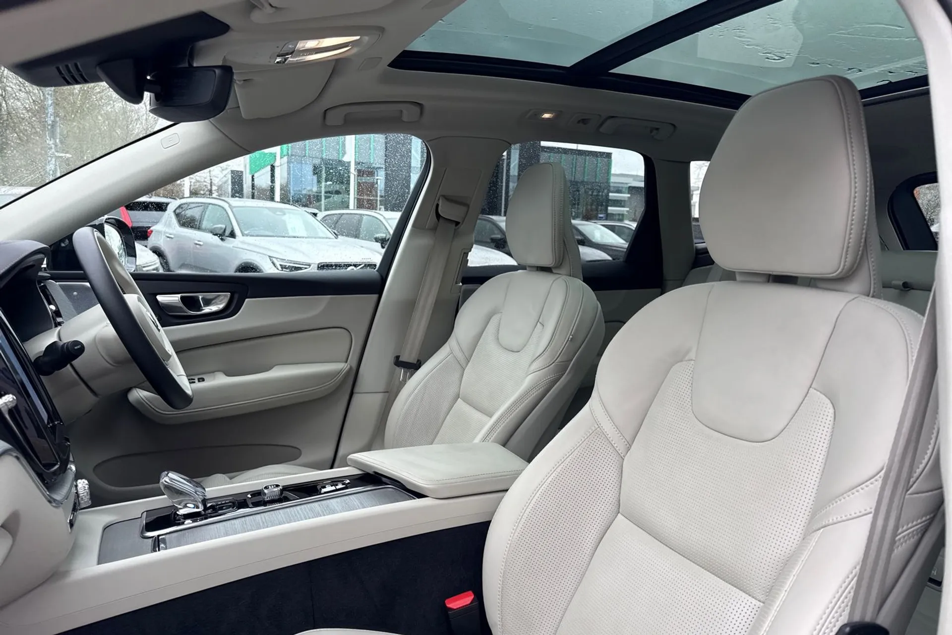 Volvo XC60 thumbnail image number 28