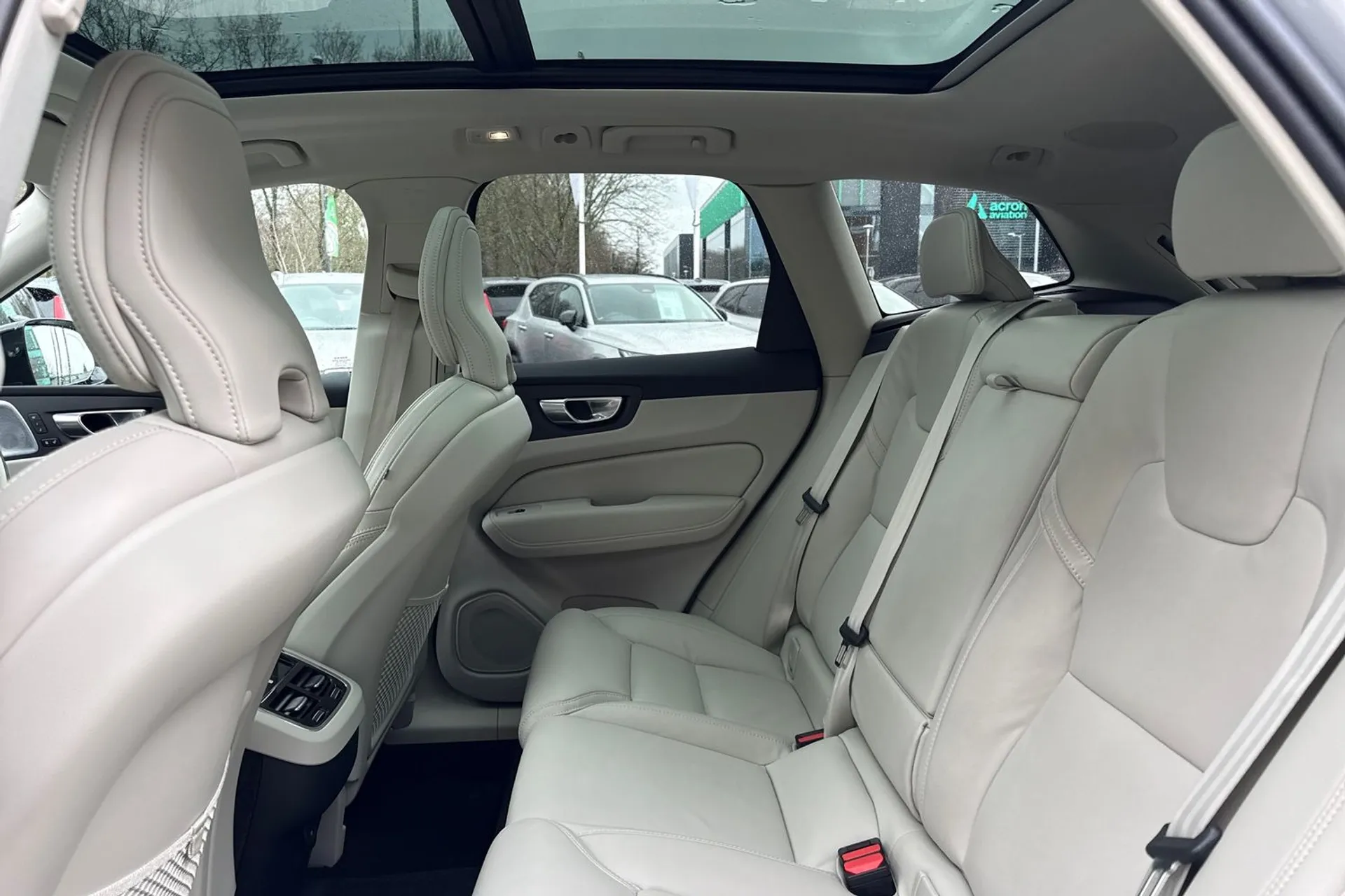 Volvo XC60 thumbnail image number 30