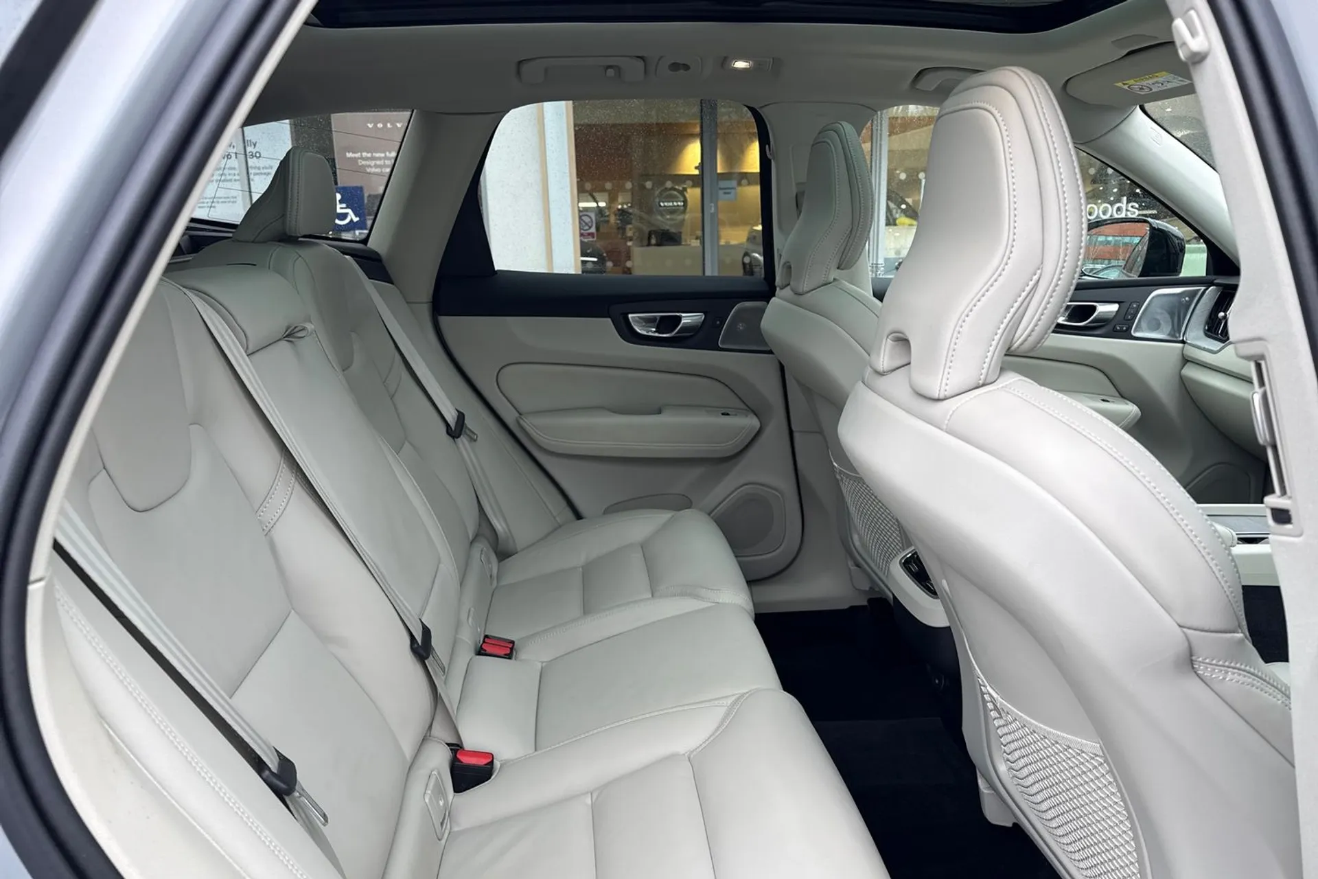 Volvo XC60 thumbnail image number 23