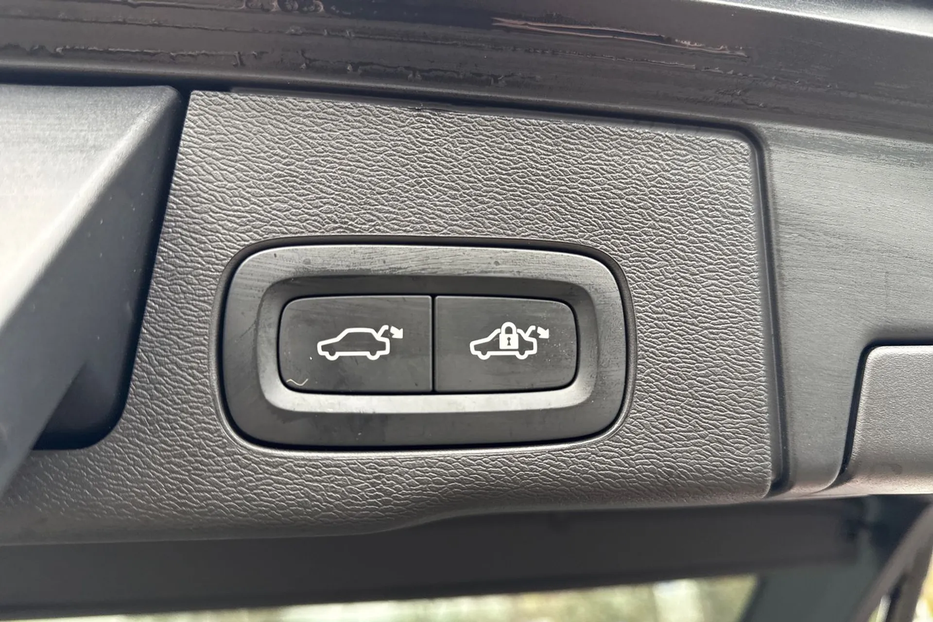 Volvo XC60 thumbnail image number 21