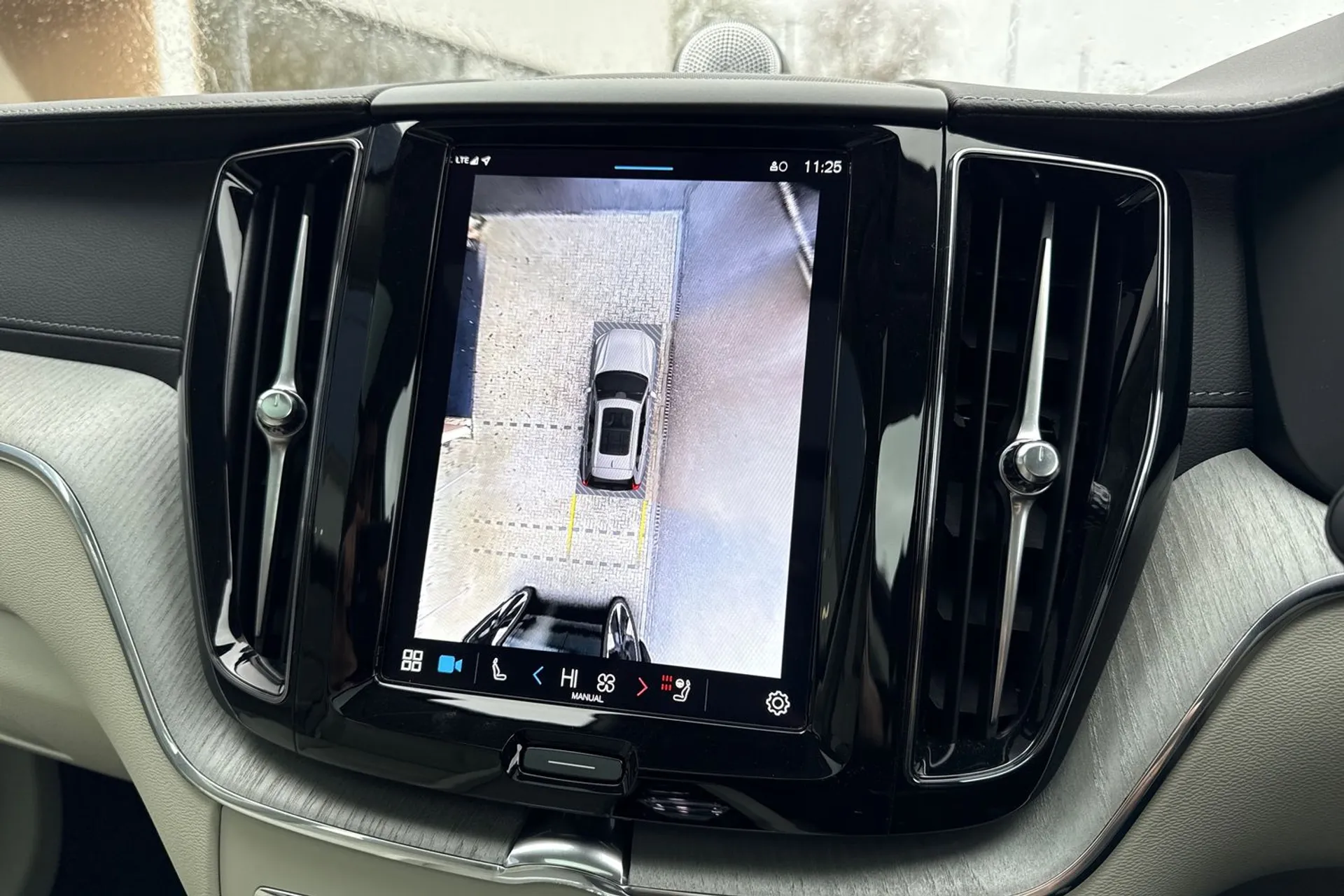 Volvo XC60 thumbnail image number 39