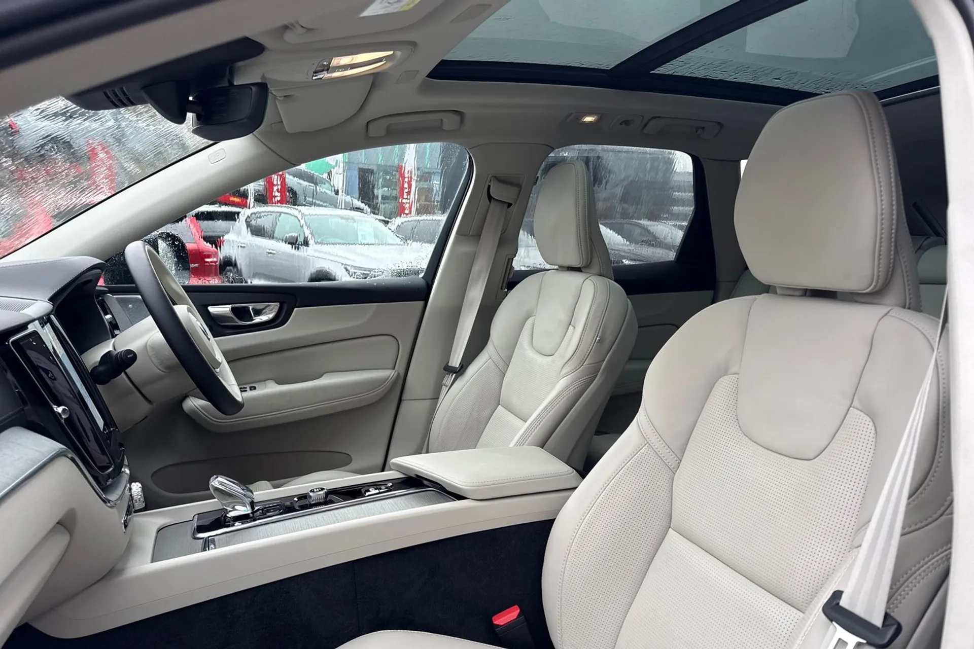 Volvo XC60 thumbnail image number 28