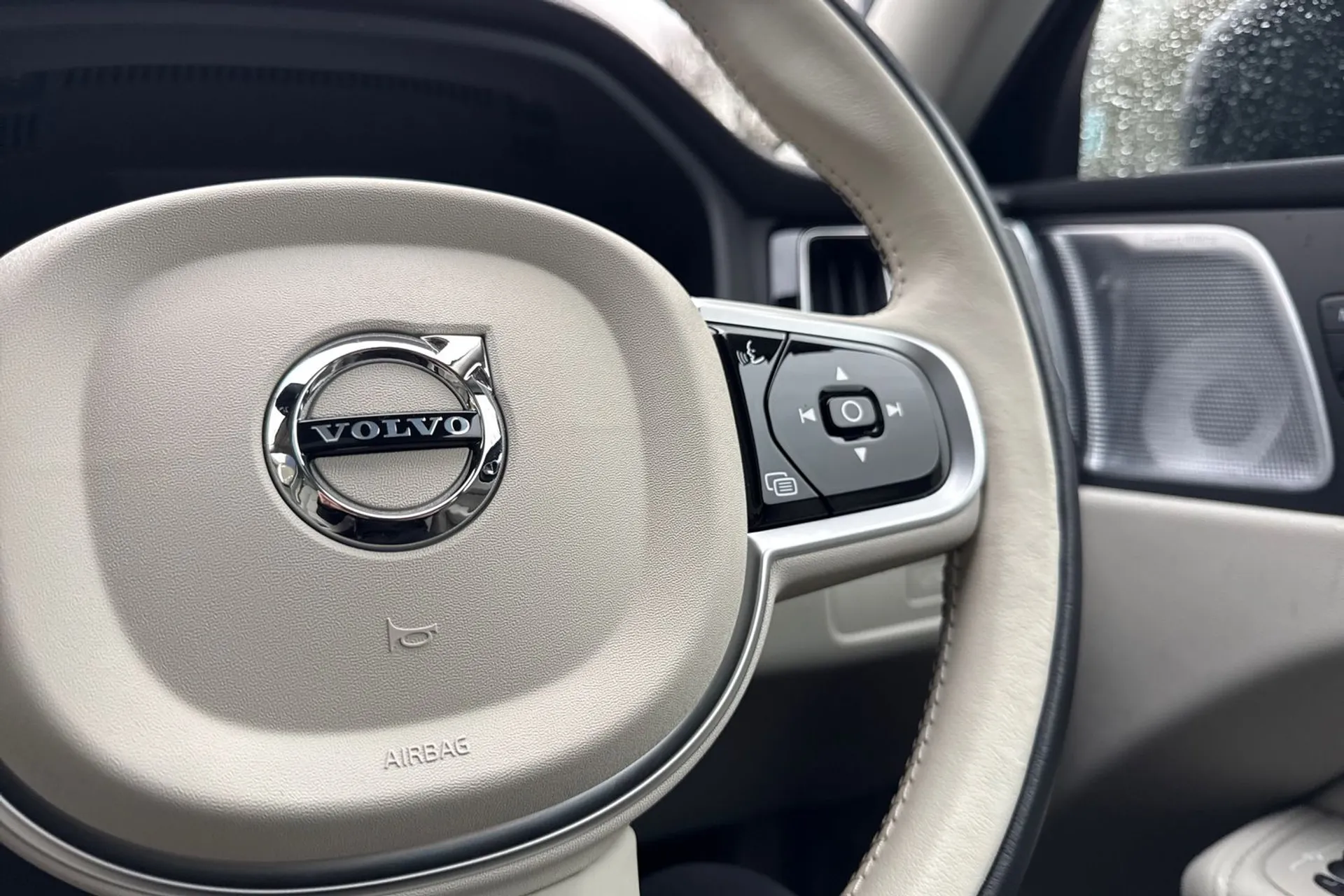 Volvo XC60 thumbnail image number 37