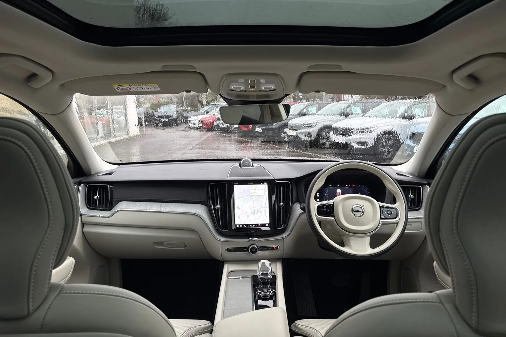 Volvo XC60 thumbnail image number 3