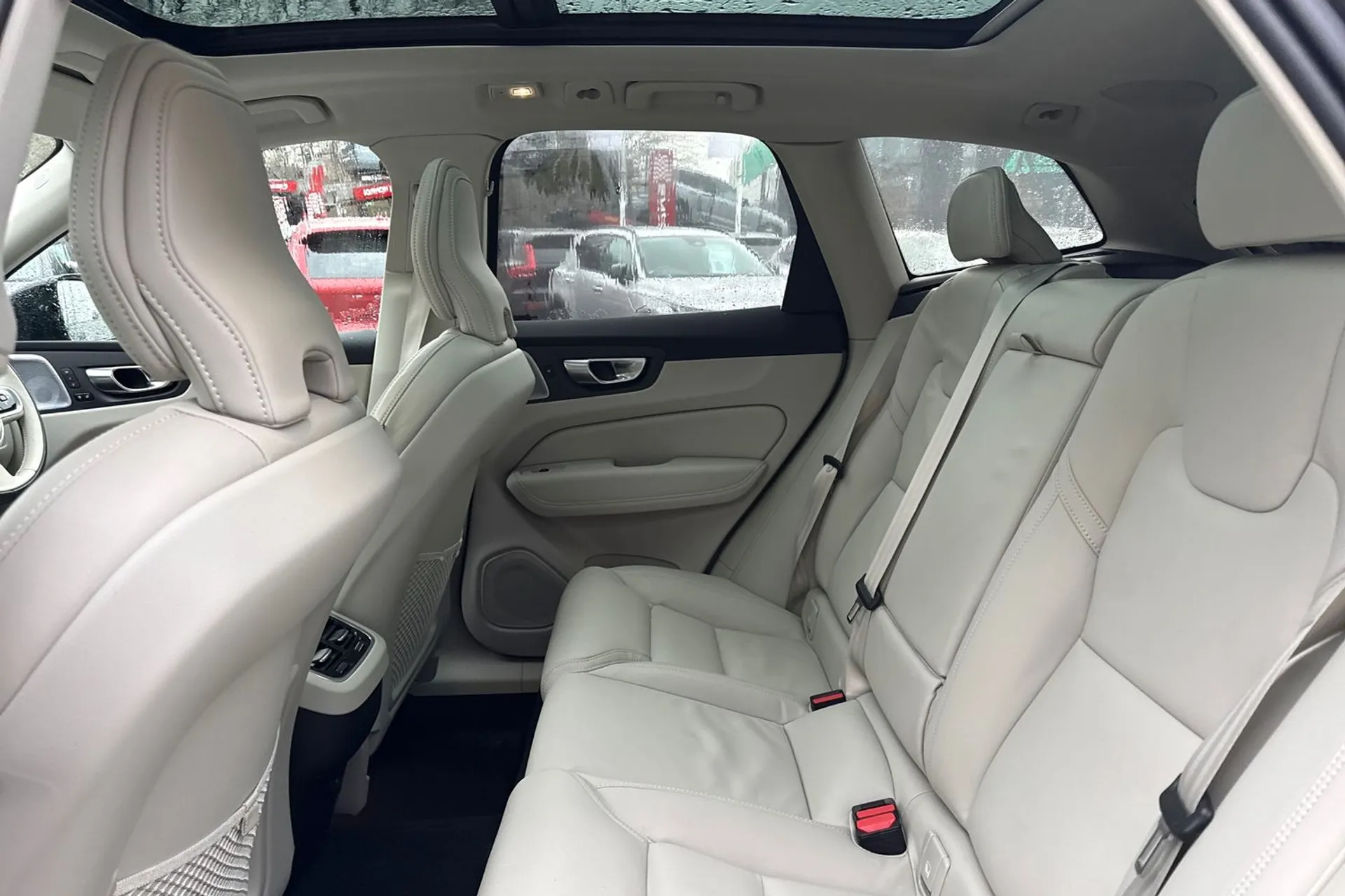 Volvo XC60 thumbnail image number 30